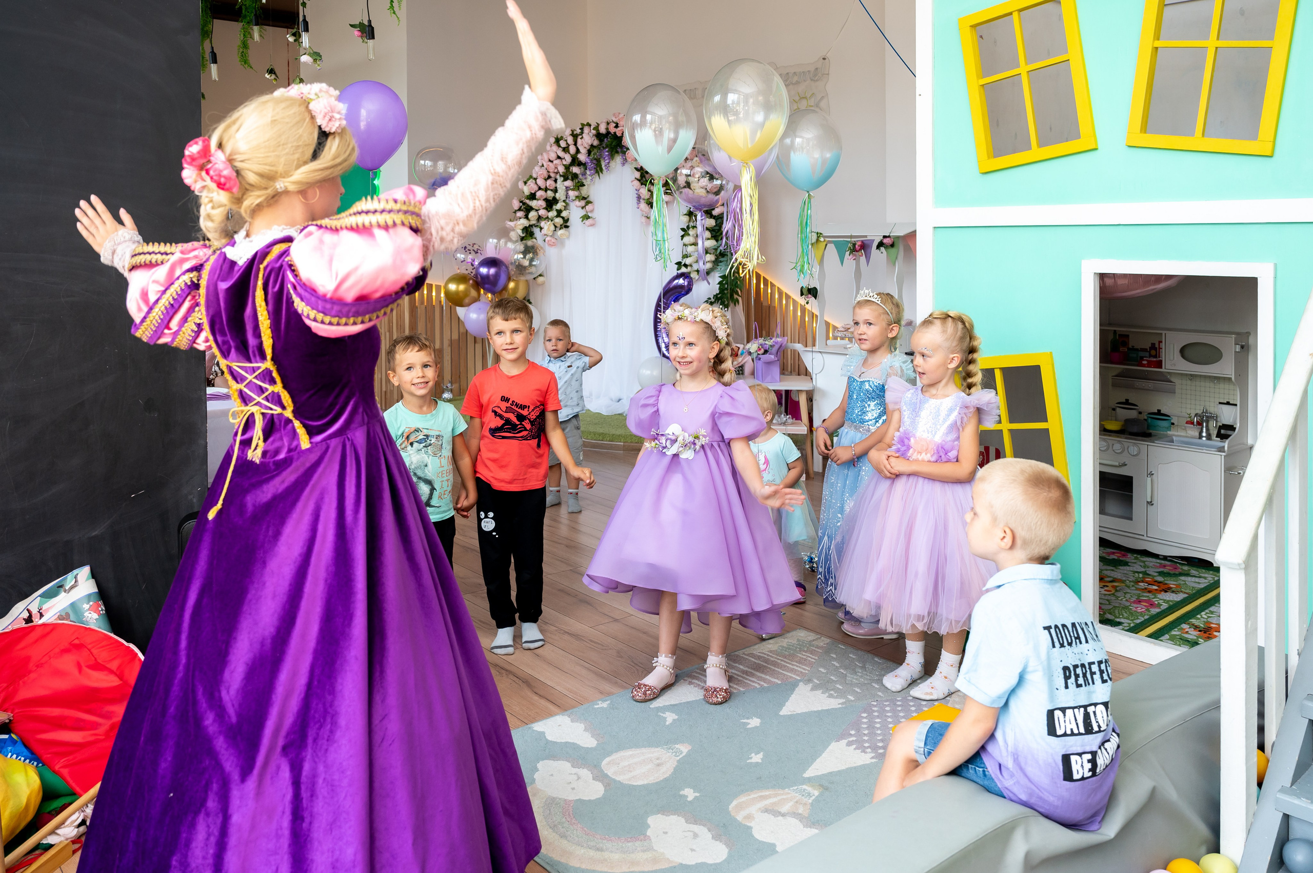 ДР в лофте с фокусником