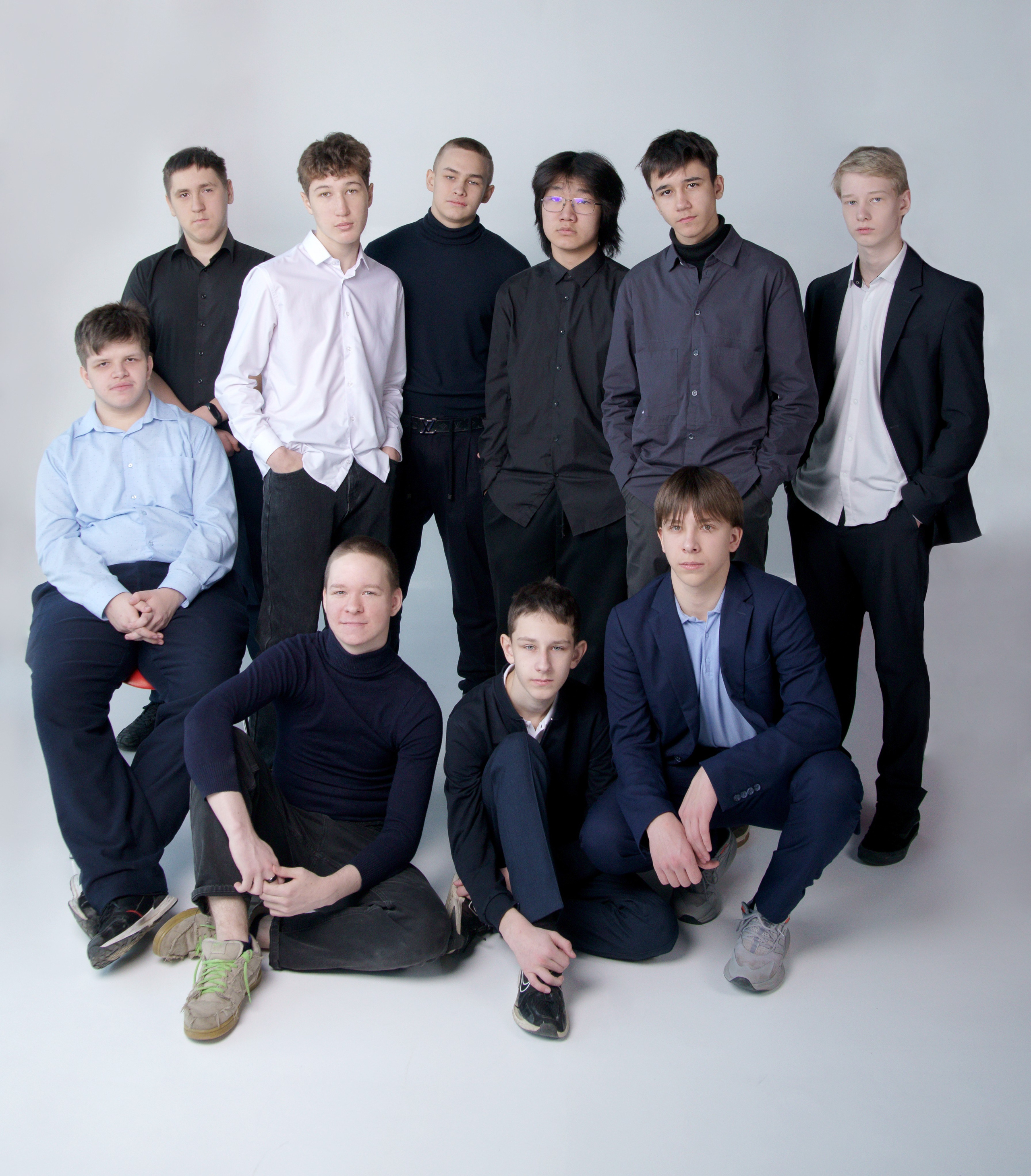 Фотосессия в студии выпускников 9 11 классов в Иркутске