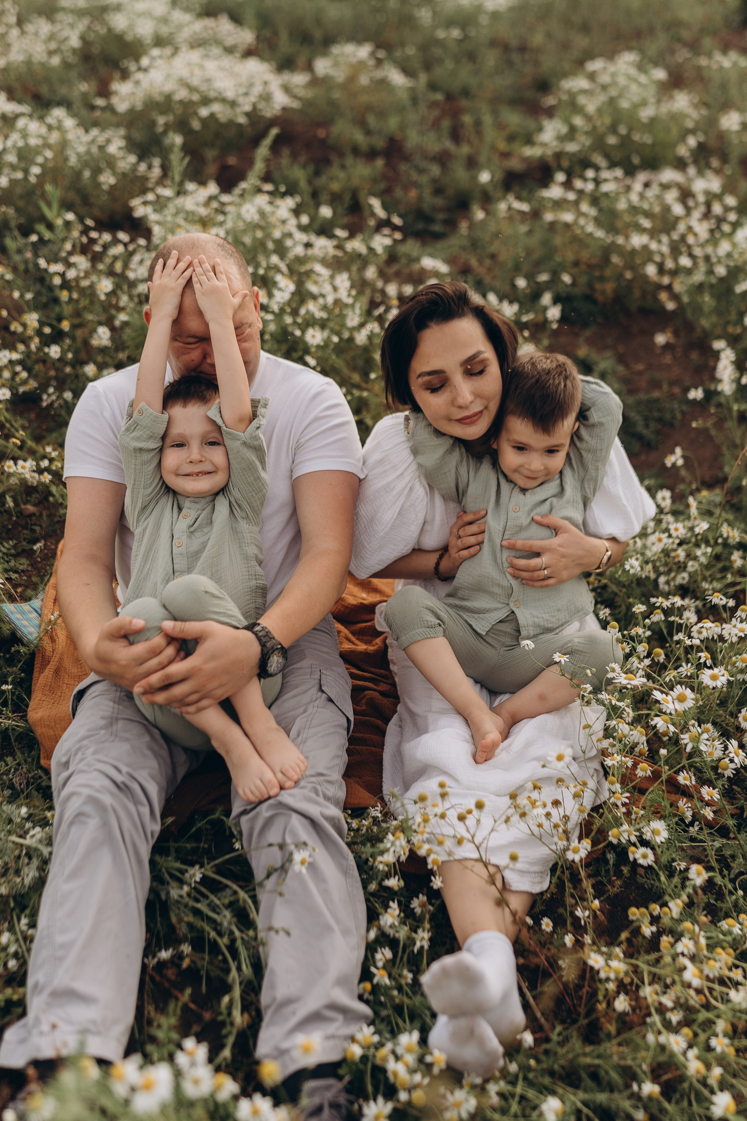 Лето. Ромашки. Семья. Семейный и домашний фотограф в Уфе Ирина Гарасюта