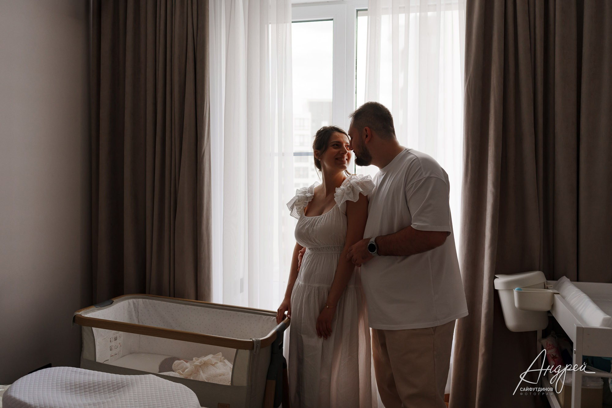 Мама, папа и новорожденный ребенок, семейная фотосессия в Ростове-на-Дону, фотограф Андрей Сайфутдинов.