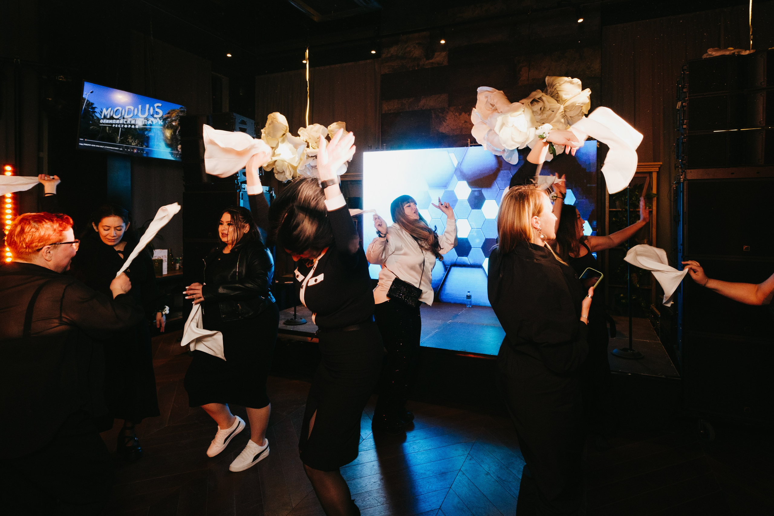 Корпоратив в Сириусу (Адлер) 10 лет компании. Свадебный фотограф Денис Ожигин в Краснодаре и крае. Эмоциональная и стильная съемка вашего дня