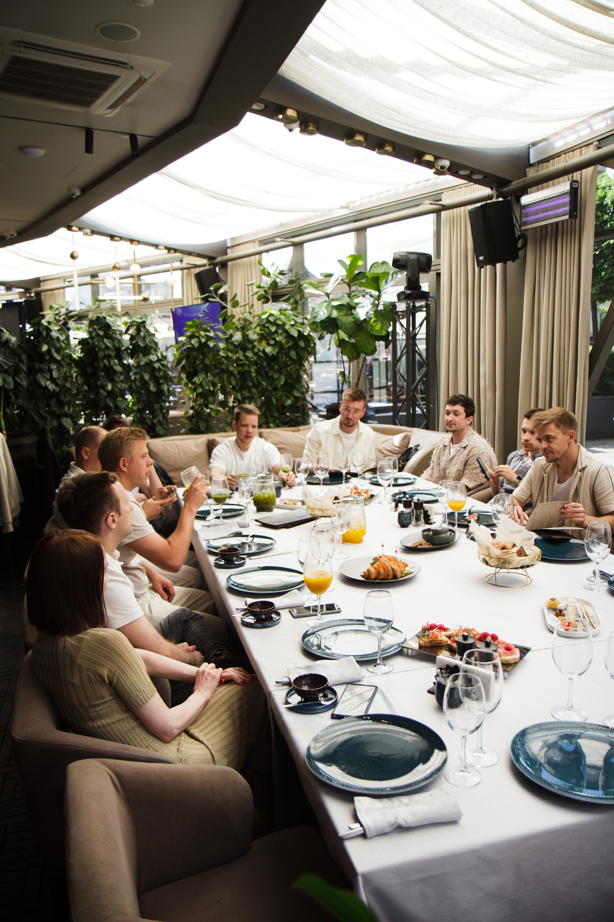 Бизнес-завтрак Германа Гаврилова. Фотограф Москва — личные фотосессии, лавстори в студии