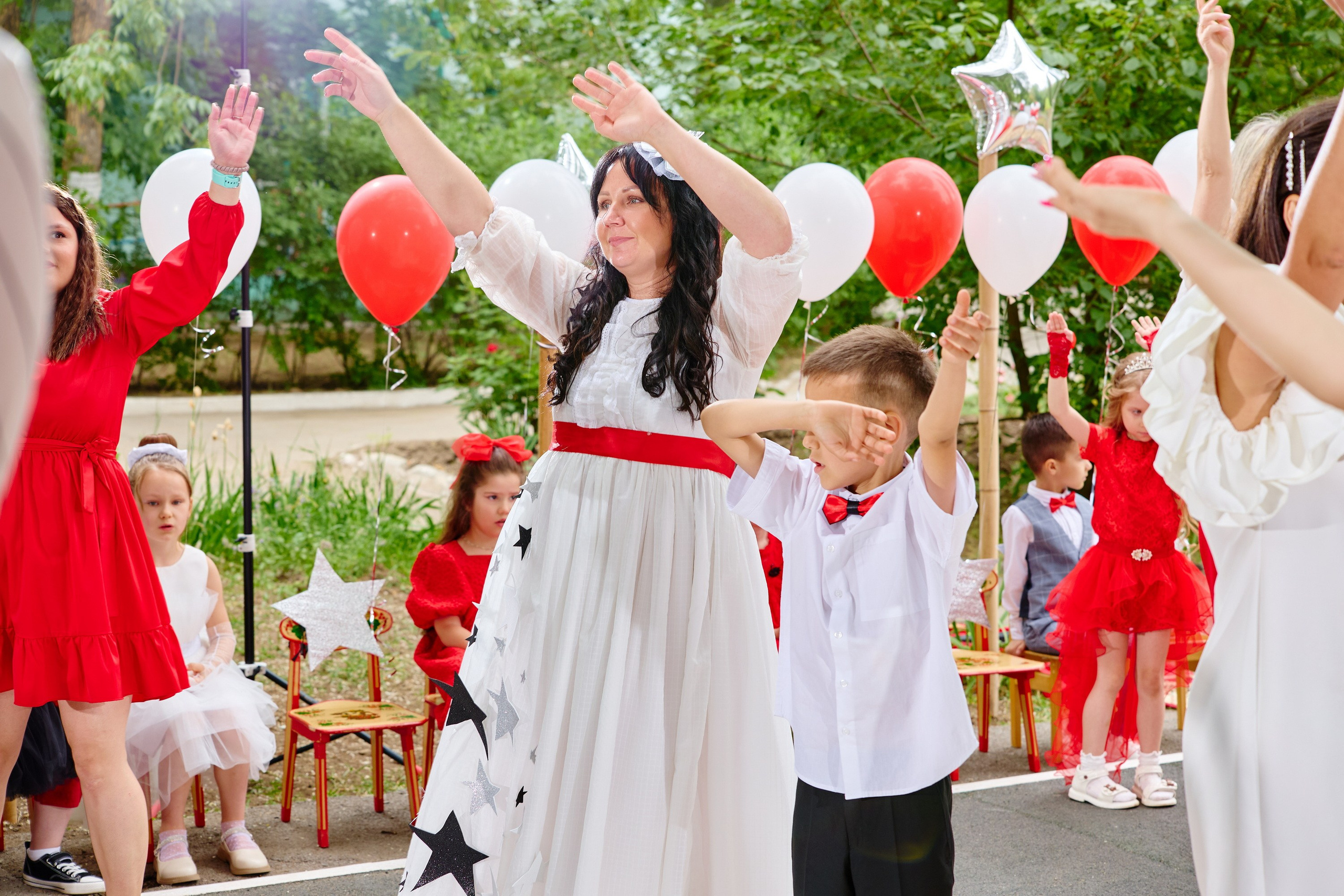 Выпускной 45 сад. Фотограф Выпускные альбомы Таганрог Сергей Коробченко