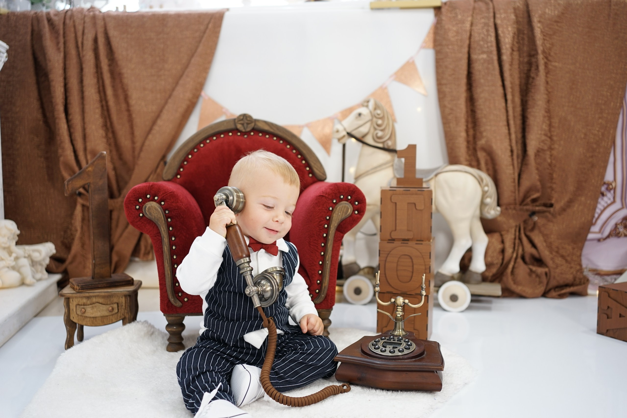 Бордовая зона. Детская Фотостудия ГОДОВАСИКИ в Санкт-Петербурге фотосесия на годик