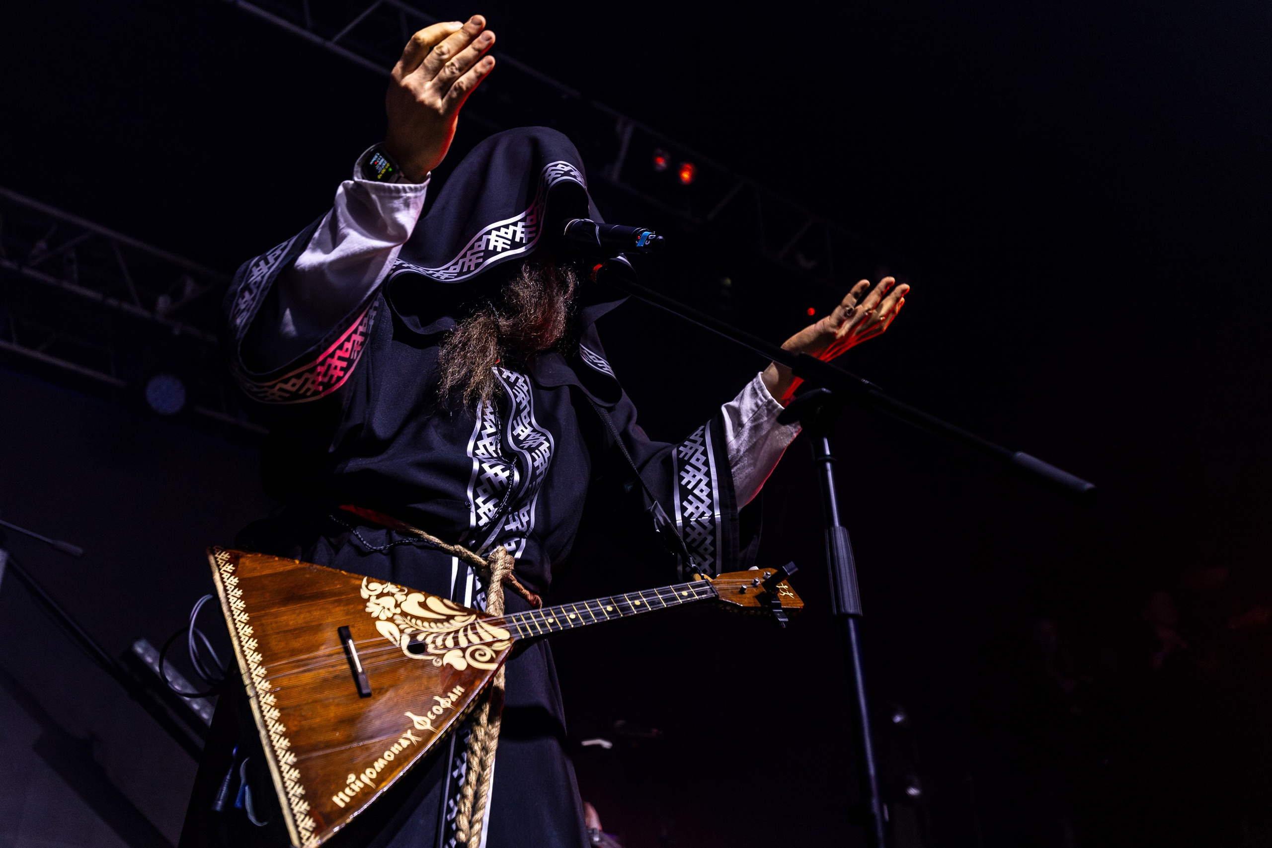 Нейромонах Феофан | 15 лет. Репортажный фотограф Екатеринбург | Яркий, качественный репортаж | Концерты, клубы, репортаж, праздники, корпоративы