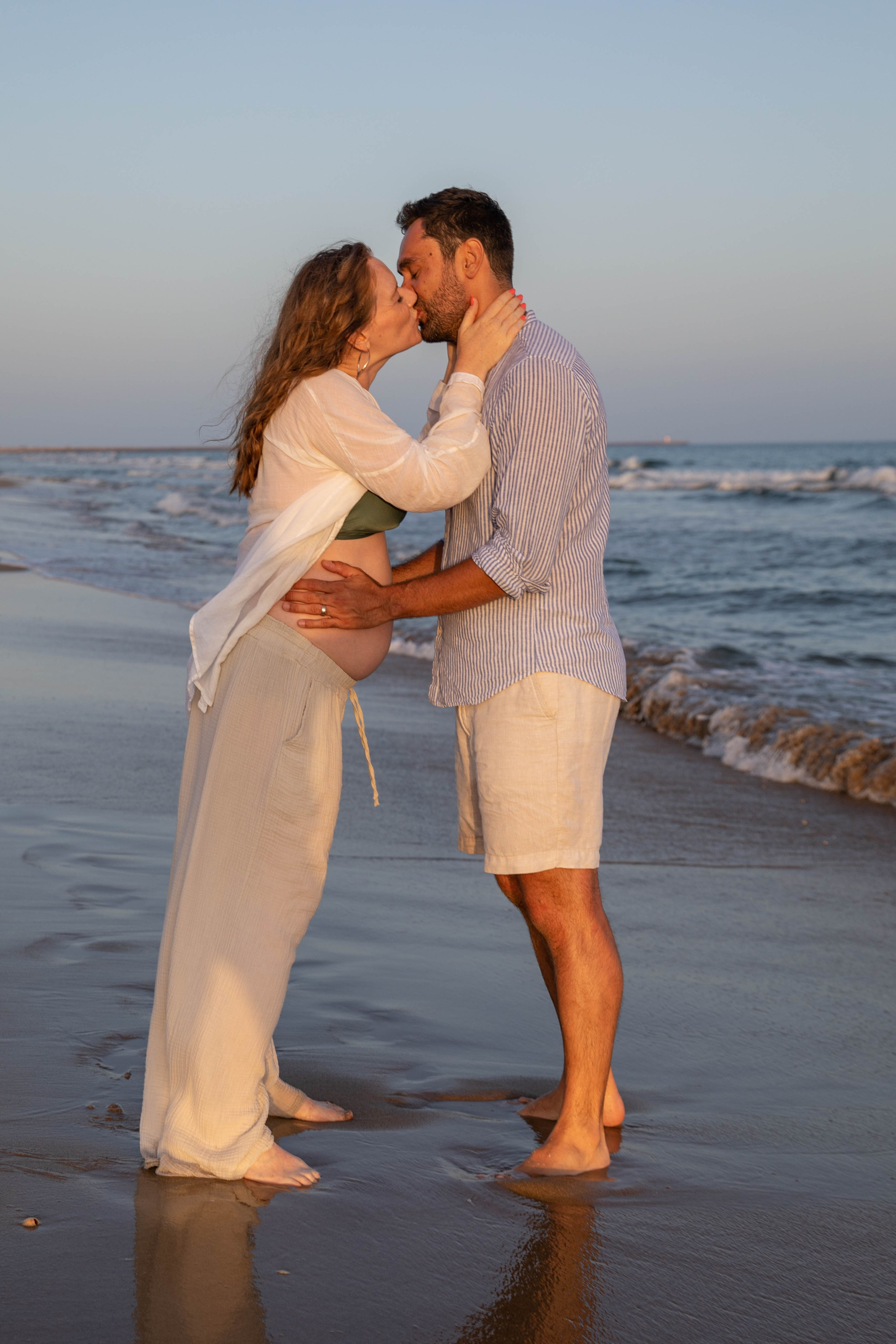 An Ocean of Love and Anticipation. Professional Photographer in Portugal. Oksana Lomnova