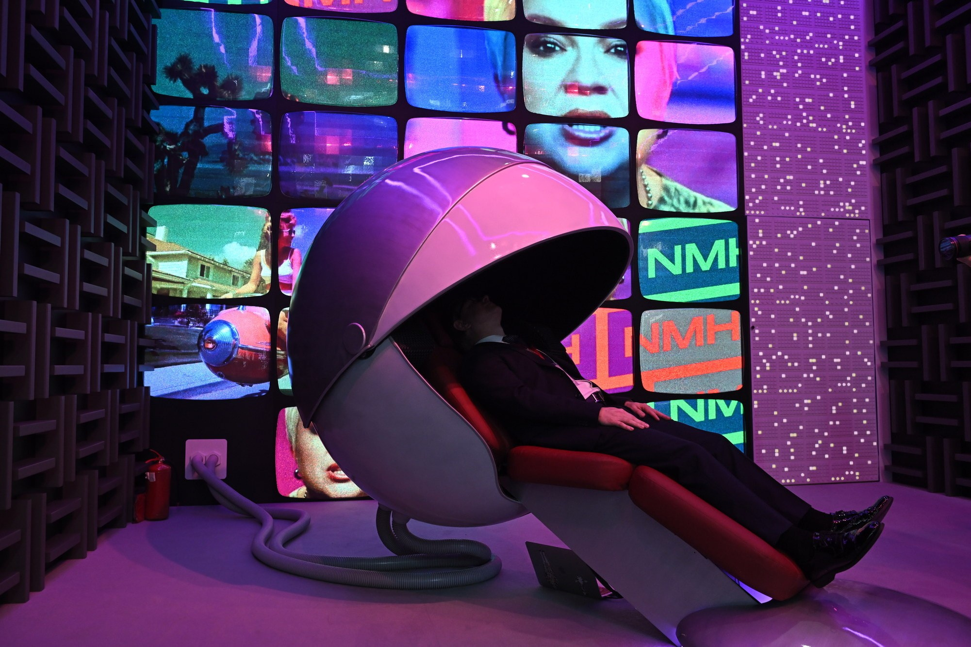 Миллиарды в кадре: как снимать на ПМЭФ. Документальный фотограф Сергей Вдовин