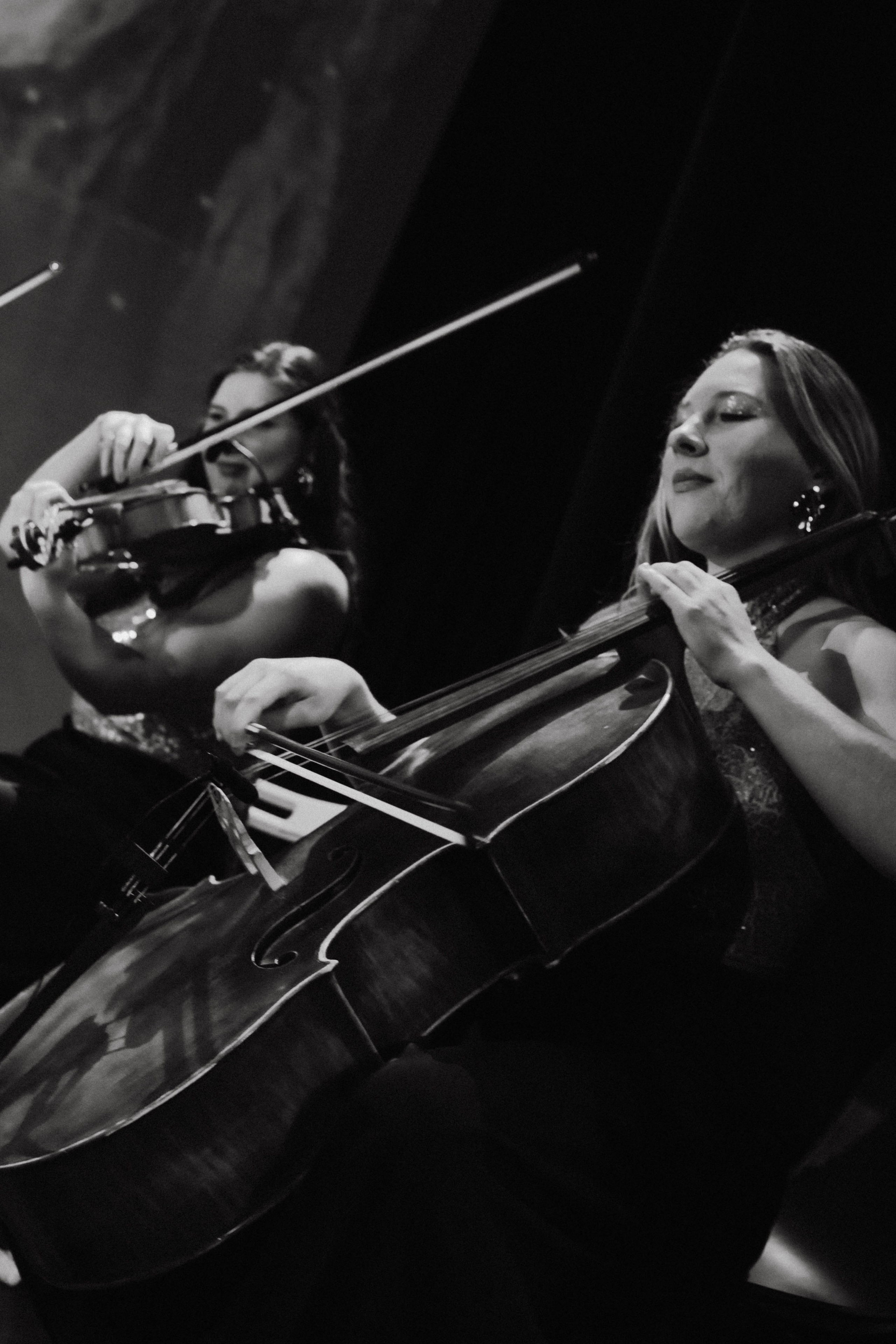 Рекорд. Герои нашего времени со струнным оркестром. Фотограф в Нижнем Новгороде