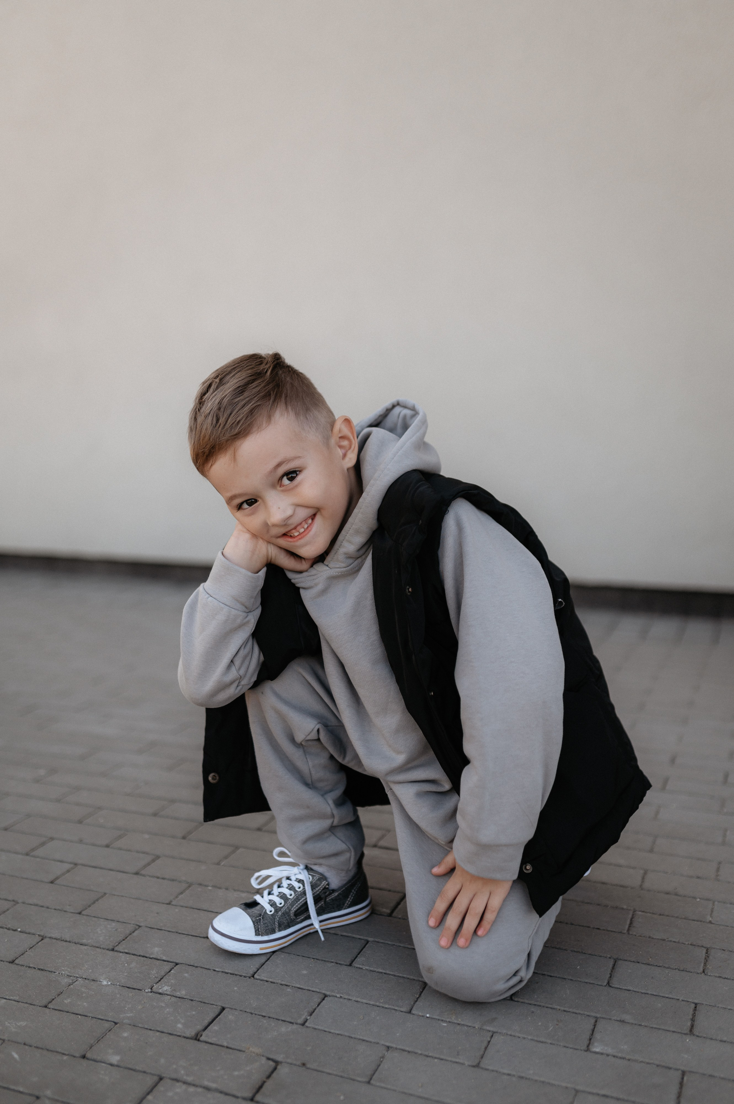 Городская прогулка мамы и сына. Главная