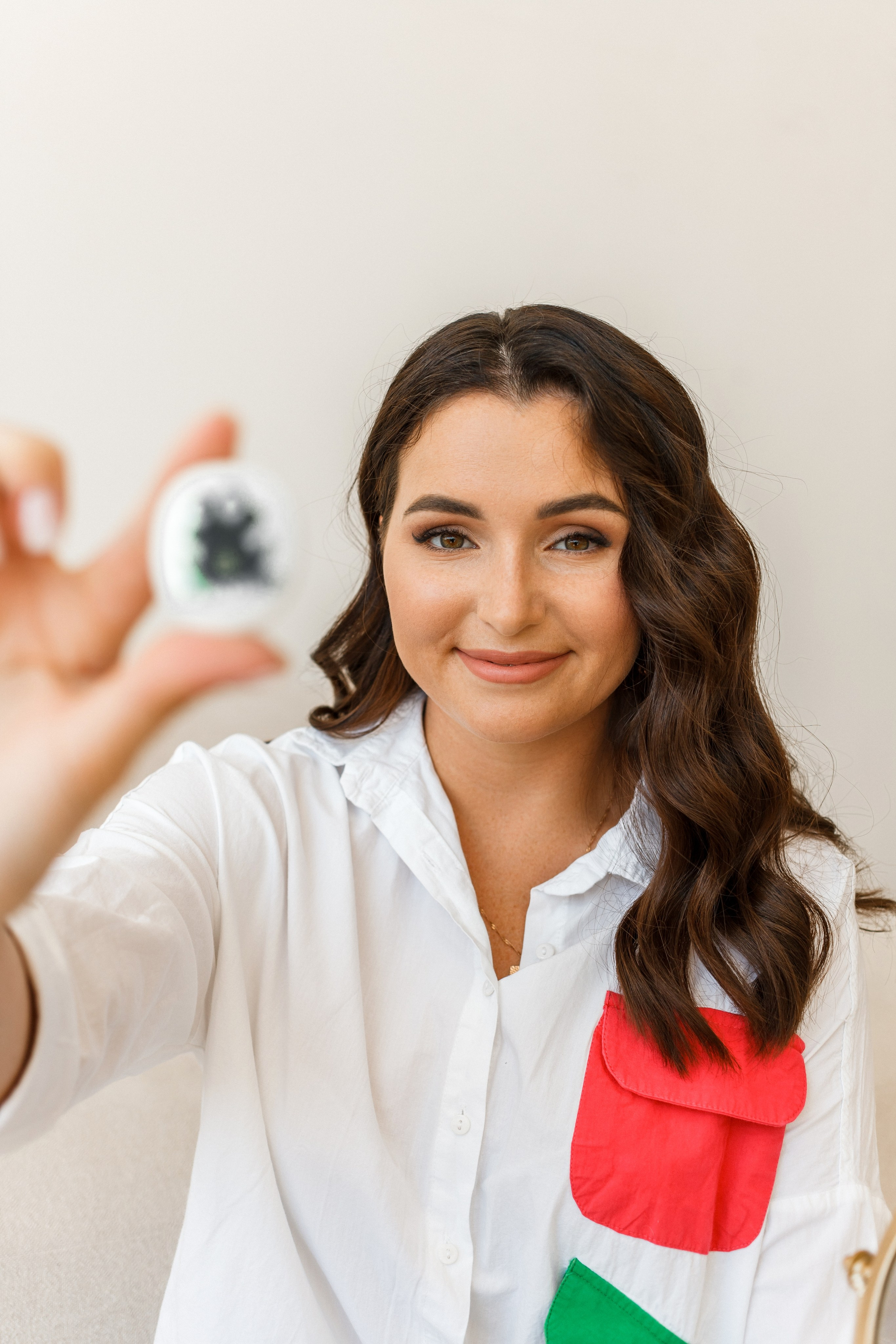 Когда вы выбираете контент-фотографа, изучите его портфолио на предмет вариативности кадров и их универсальности. Меня зовут Анна Островская и я твой контент-фотограф. Пиши и я сделаю для тебя визуал, который отстроит тебя от конкурентов! 🔥