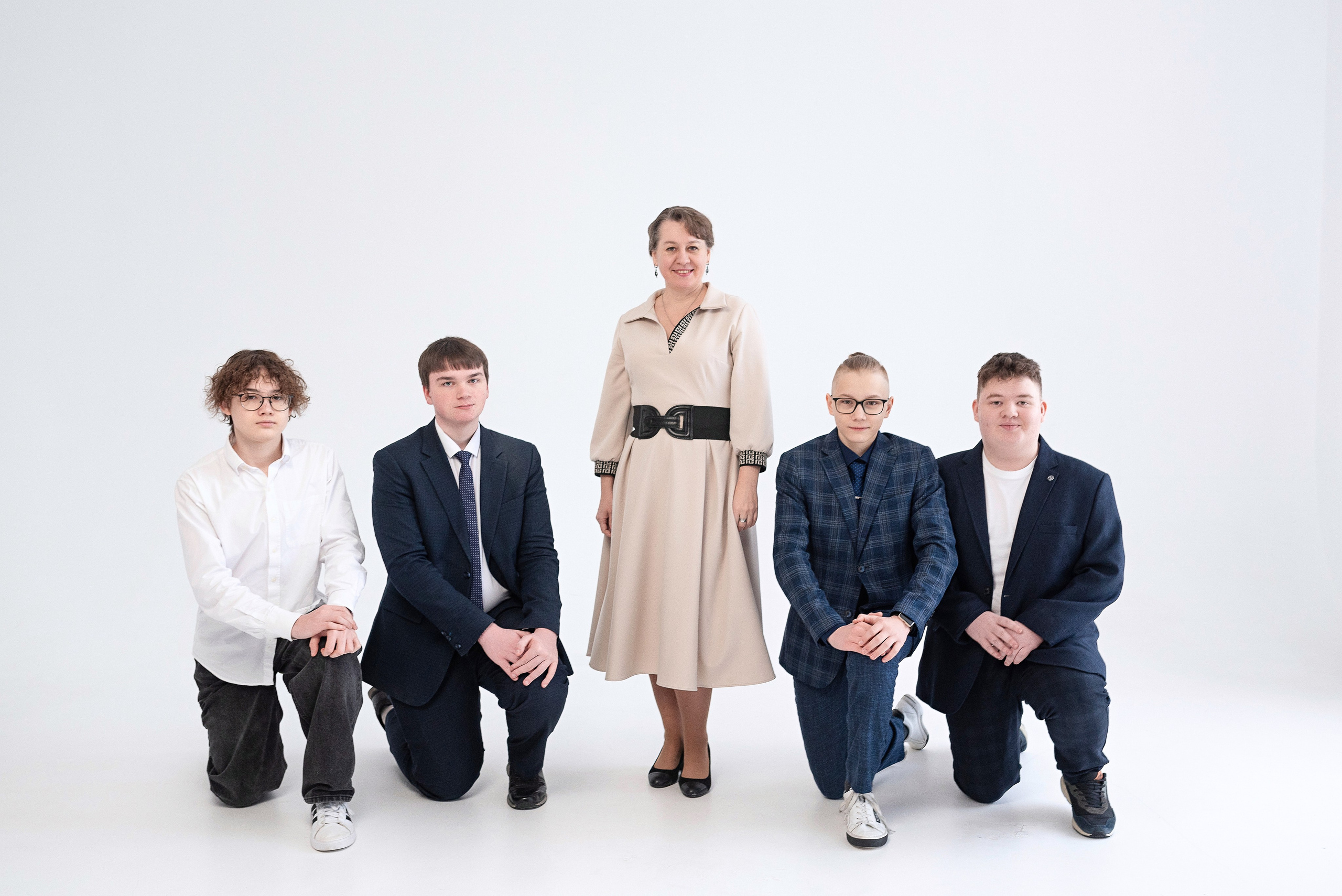 9 класс на циклораме. Детский и семейный фотограф в Сургуте и Нефтеюганске Анна Старцева