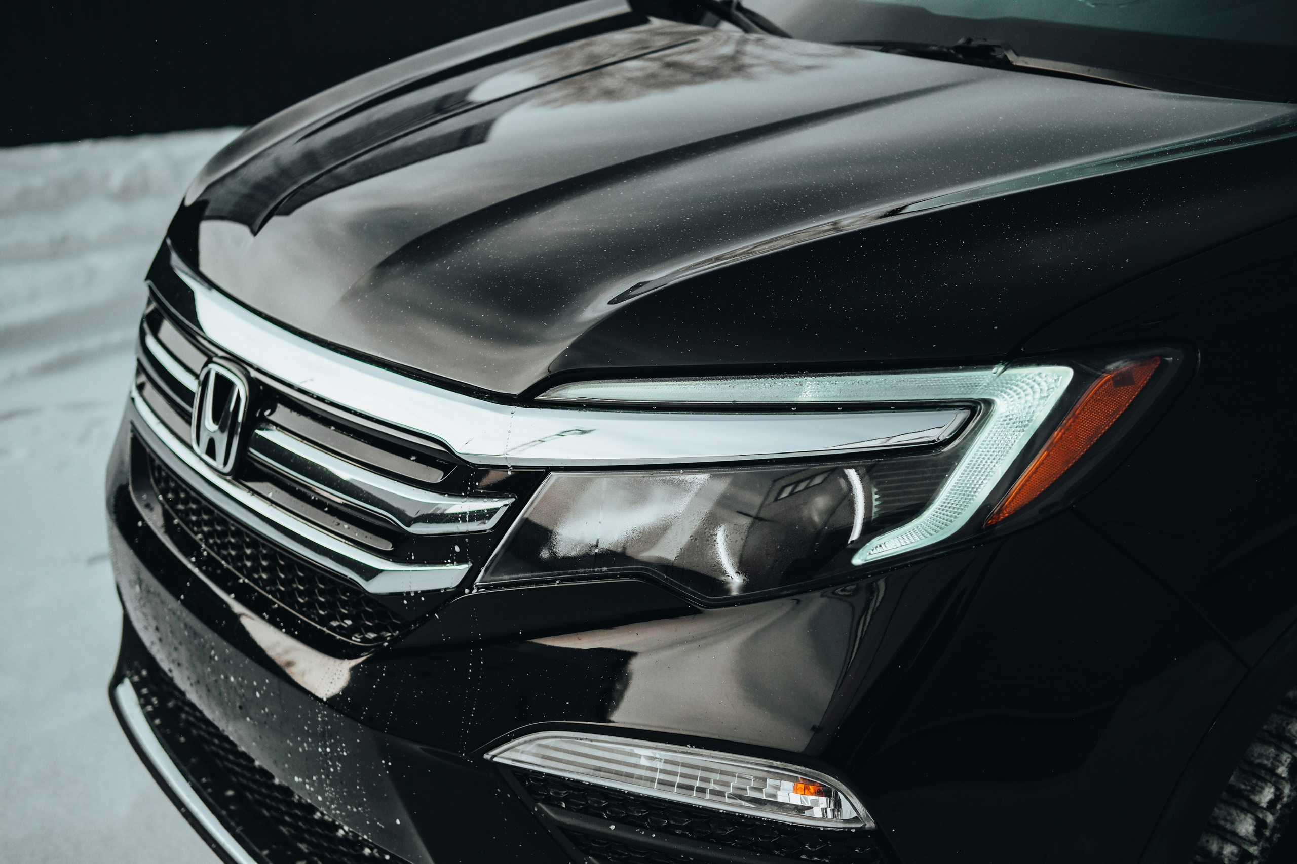 Профессиональная фотосессия Honda Pilot в Новосибирске. Автомобильный фотограф Чанчин Владимир: детальные снимки кузова, интерьера и динамики