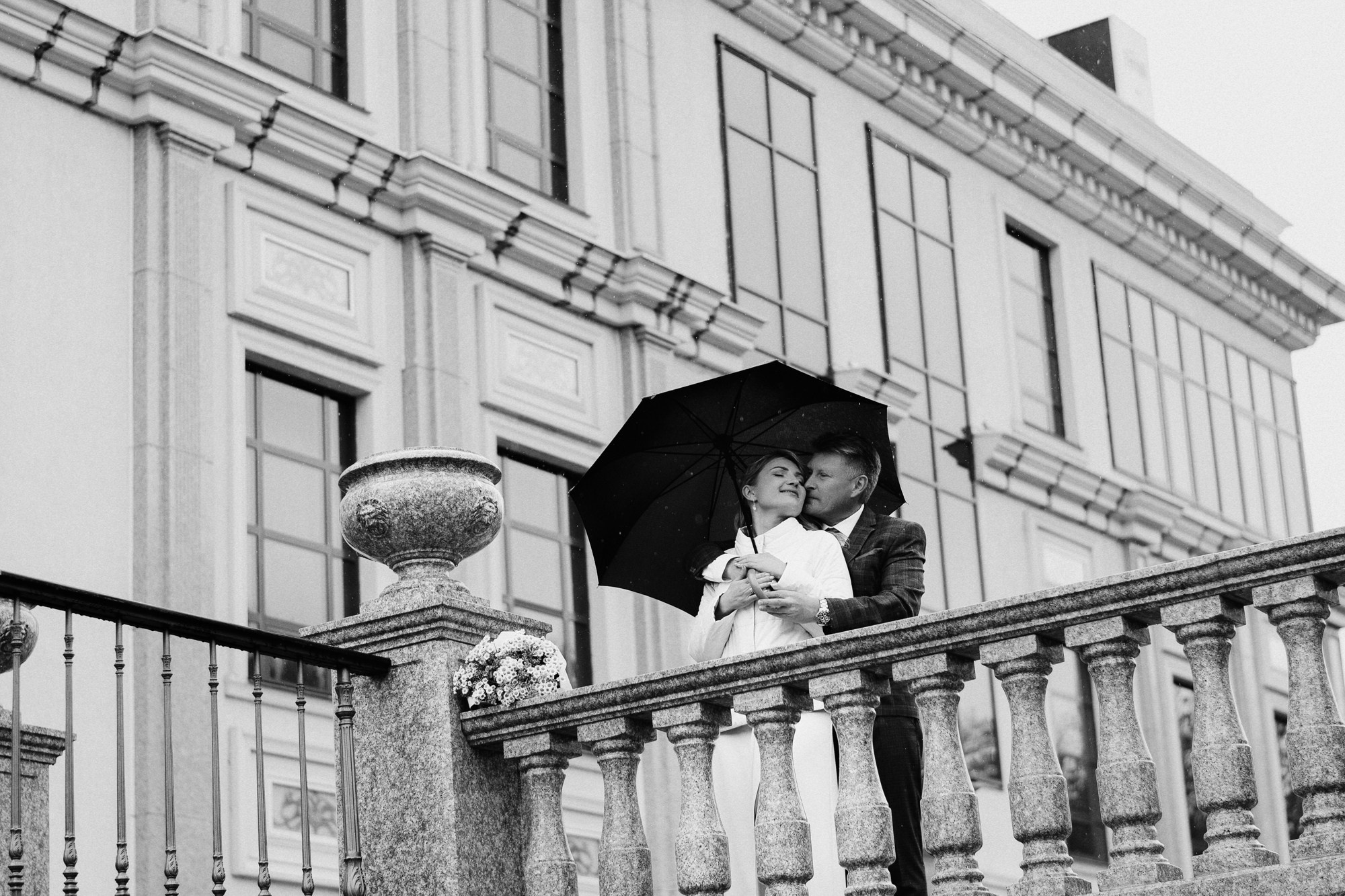 Свадебная фотосессия Дмитрия и Марии в Тюмени — Идеи для съемки в ЗАГСе и городе. Портретный фотограф Тюмень Дарья Мустафина