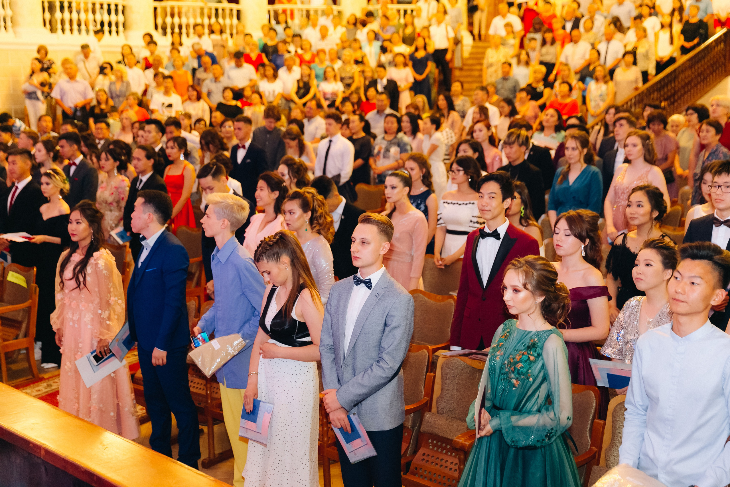 Вручение аттестатов 14 Гимназия. Свадебный и семейный фотограф в Улан-Удэ