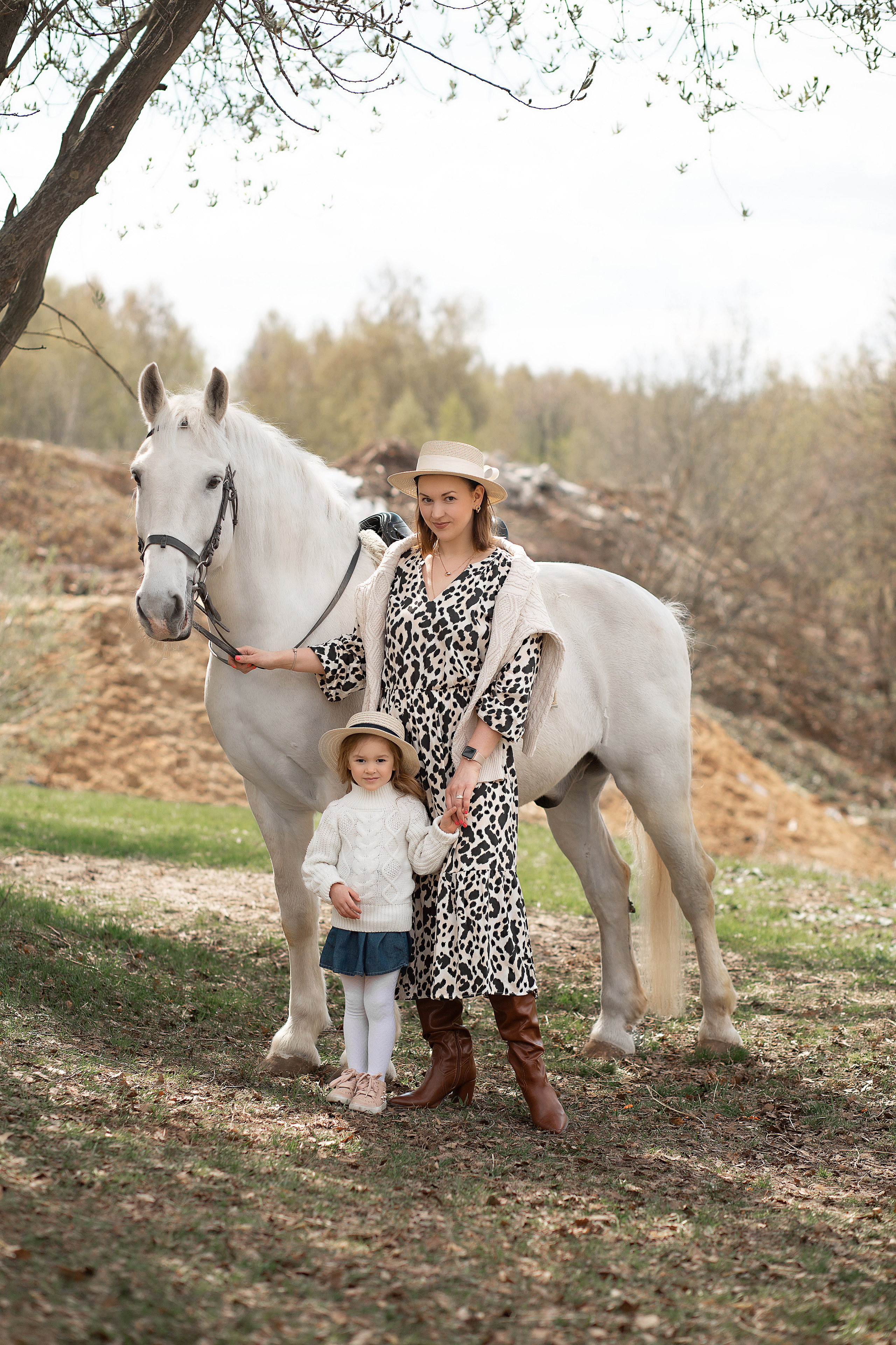 Елена и семья с Воробьем фотодень. Фотосессия с лошадьми в Нижнем Новгороде