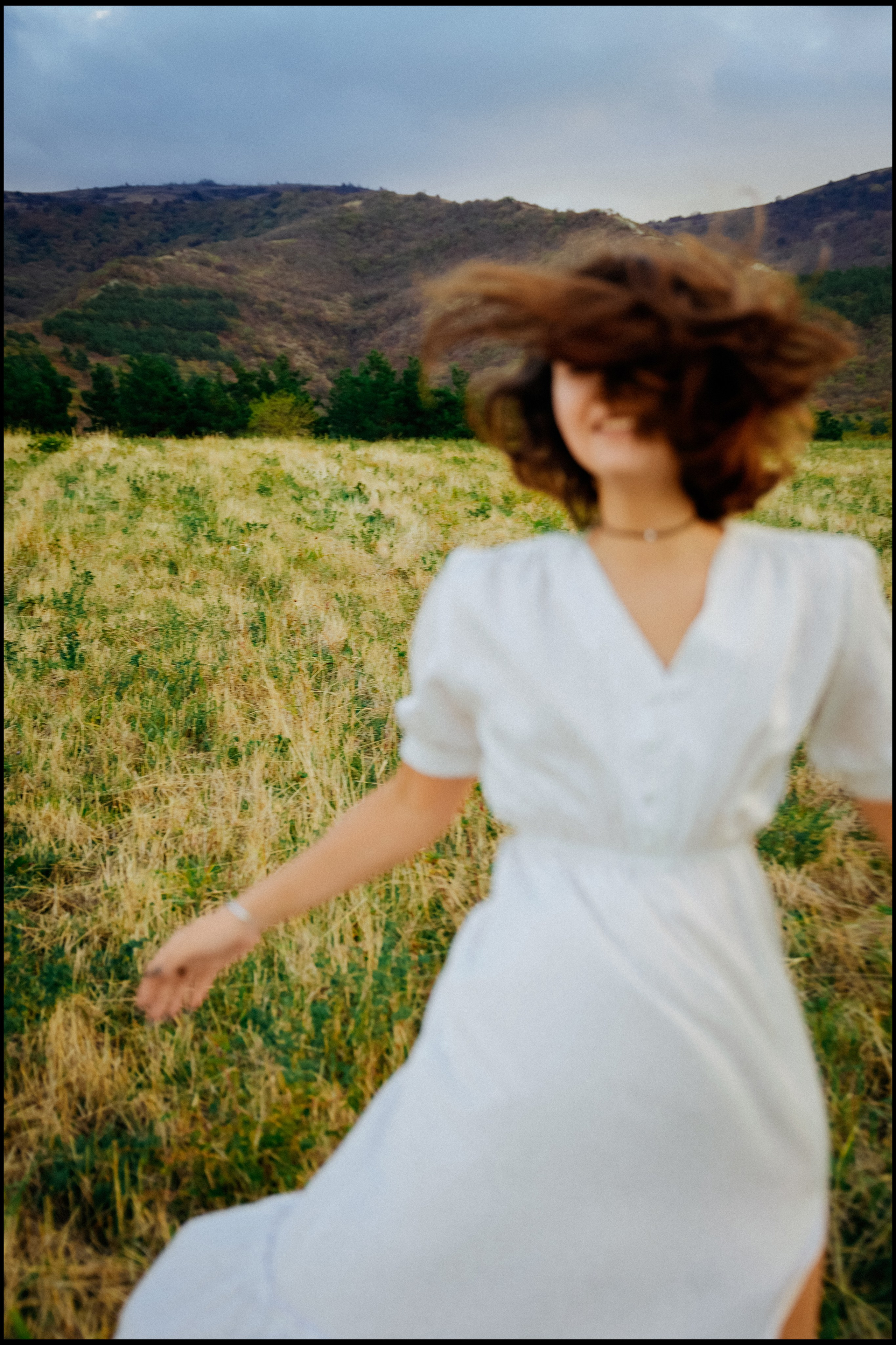 В полях. VISUAL ARTIST · KRONGAUZ ANASTASIA