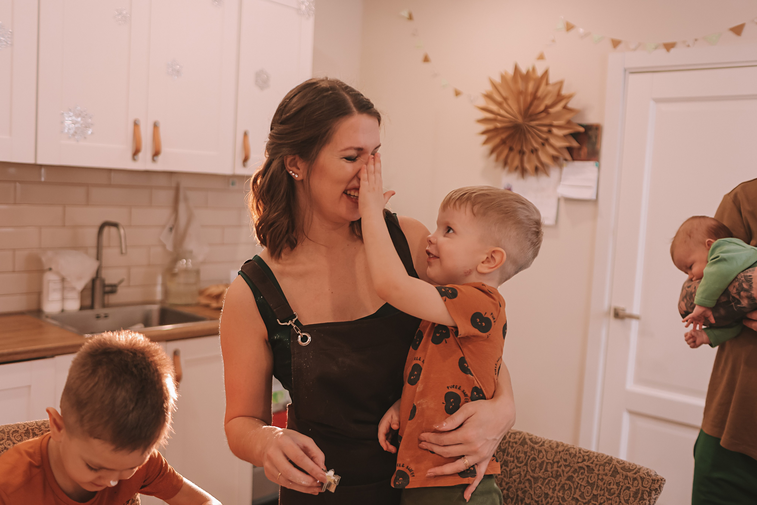 Команда. Семейный фотограф Тюмень, фотограф на роды Салмина Мария