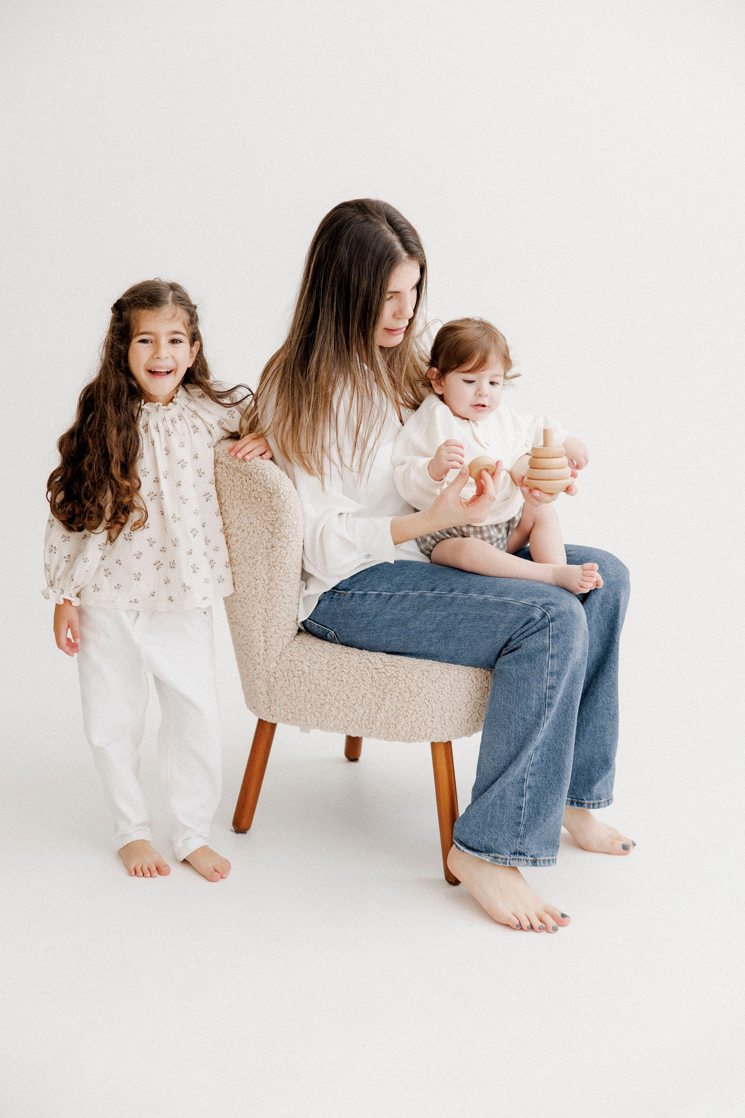 One year inside the White studio. Wedding and family photographer