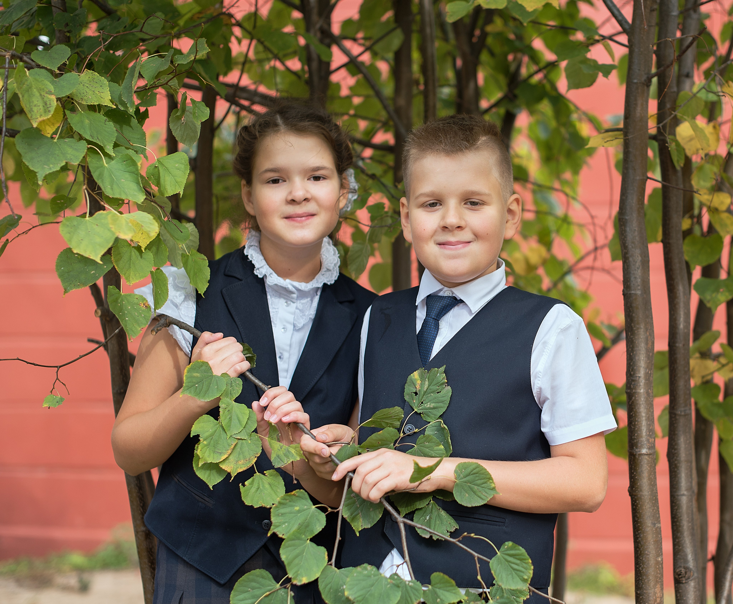 Пример съемки для выпускного альбома с наполнением «стандарт». Выпускные альбомы для школ и детских садов в Иваново