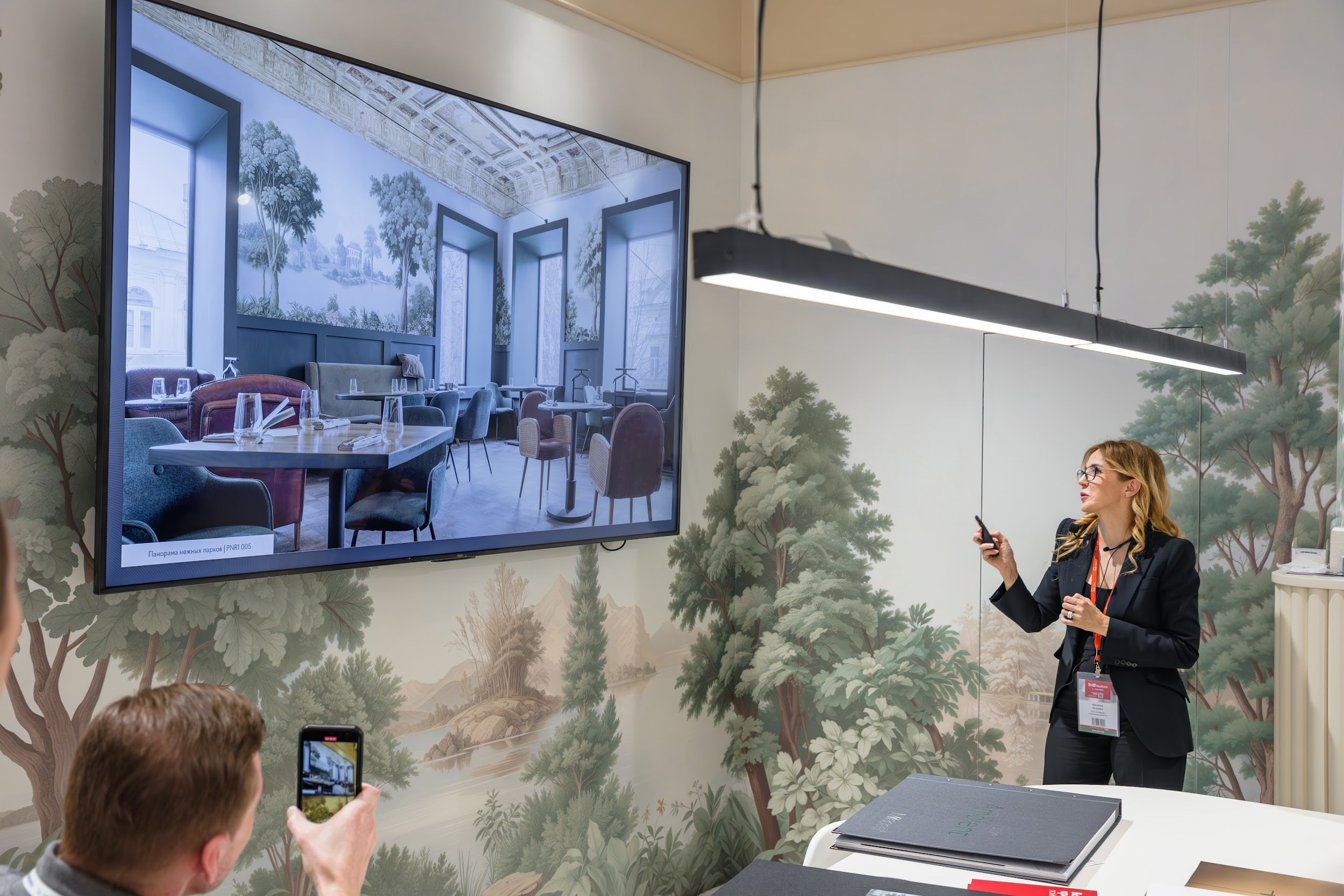 LOYMINA Group на 30-й юбилейной Международной строительно-интерьерной выставке MosBuild 2025. L. Deco интерьерный салон. Краски/обои/лепной декор