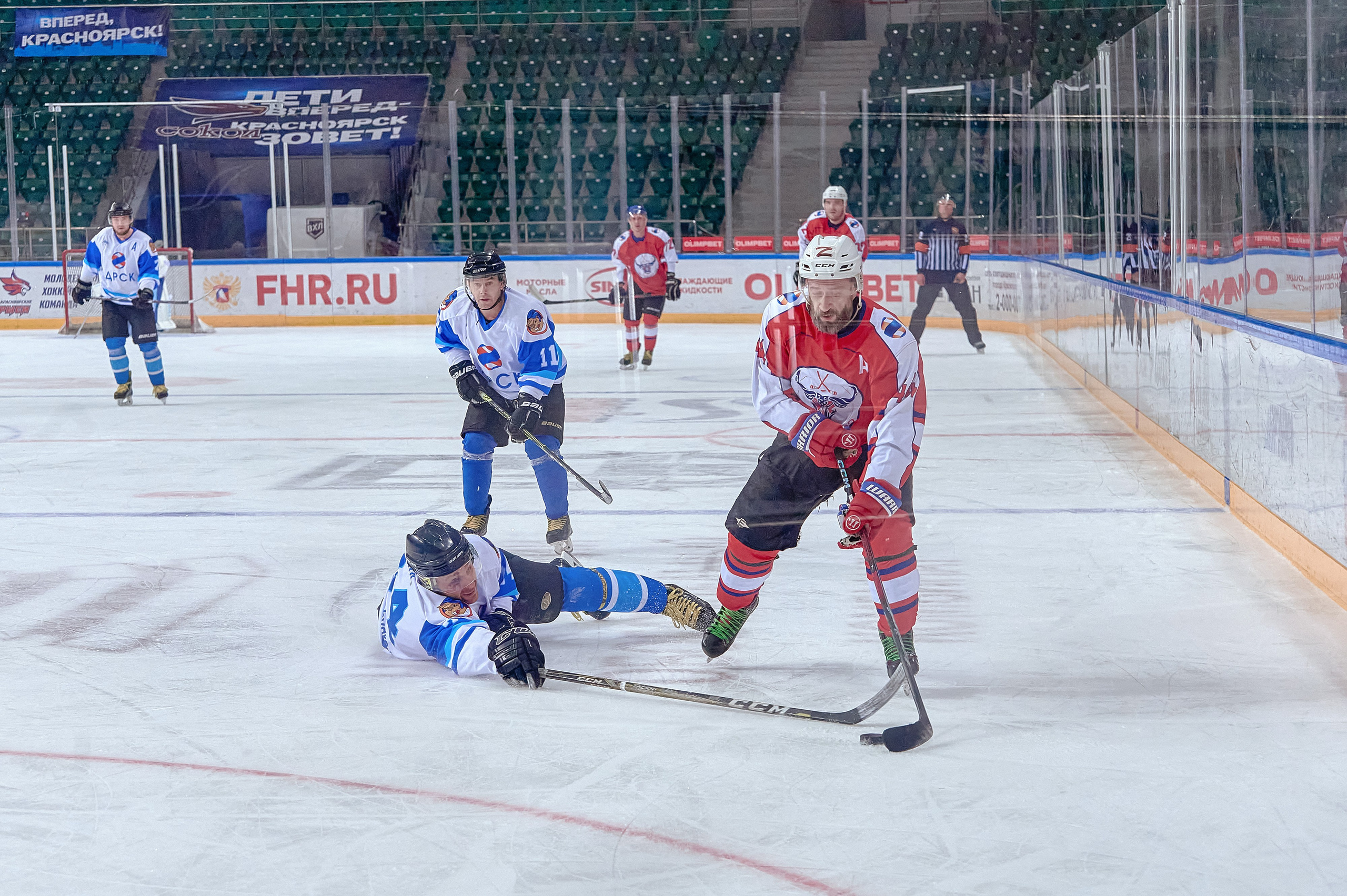 Платинум Арена — Хоккей — РусГидро. Фотограф Яковлев Роман — Красноярск