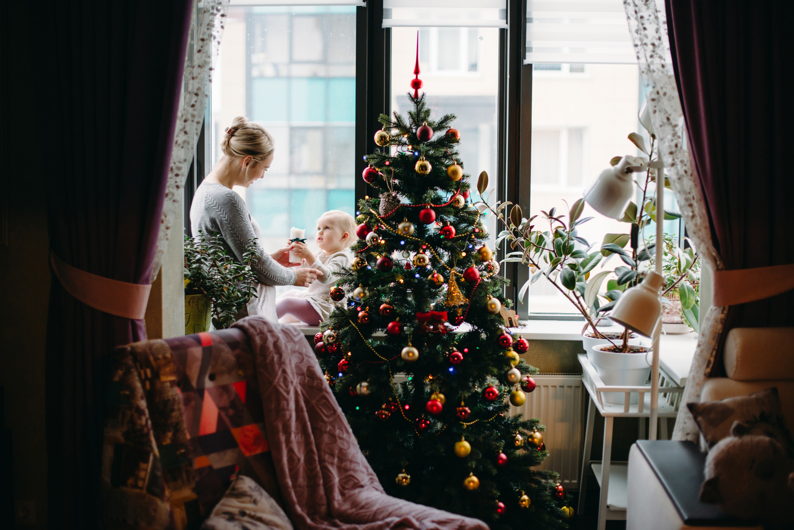 Новогодняя семейная фотосессия дома в Санкт-Петербурге