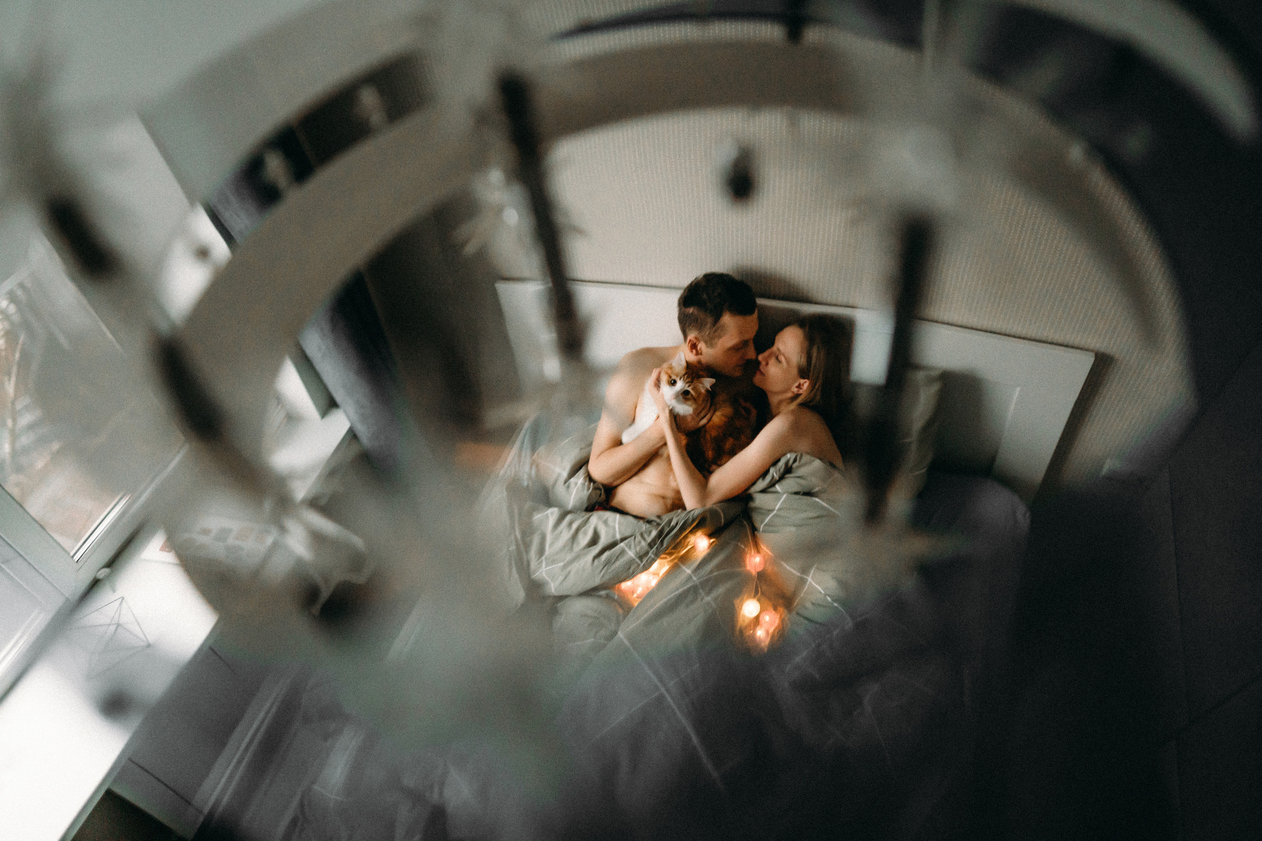 Новогодняя фотосессия беременности дома СПб. Семейный и детский фотограф в Санкт-Петербурге Маша Бичан