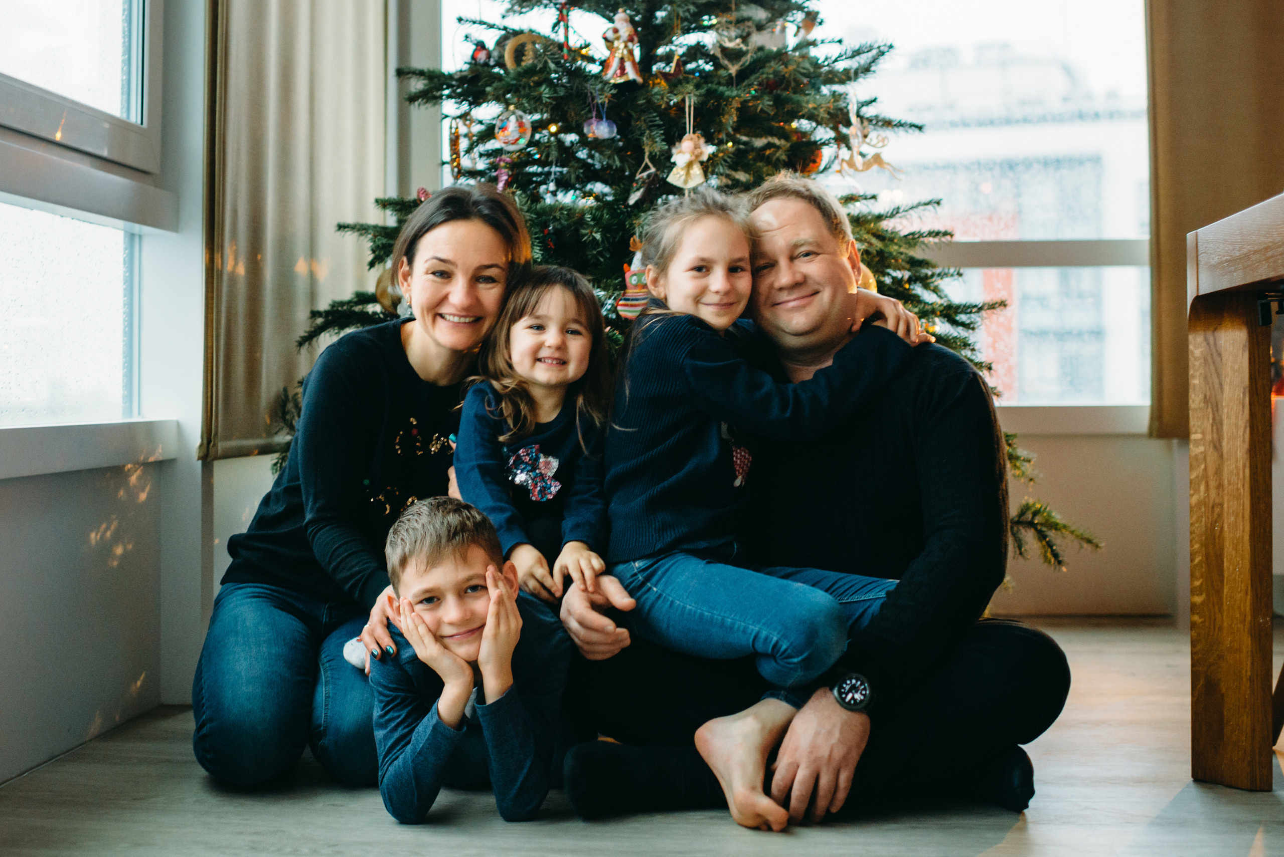 Новогодняя семейная фотосессия дома. Семейный и детский фотограф в Санкт-Петербурге Маша Бичан