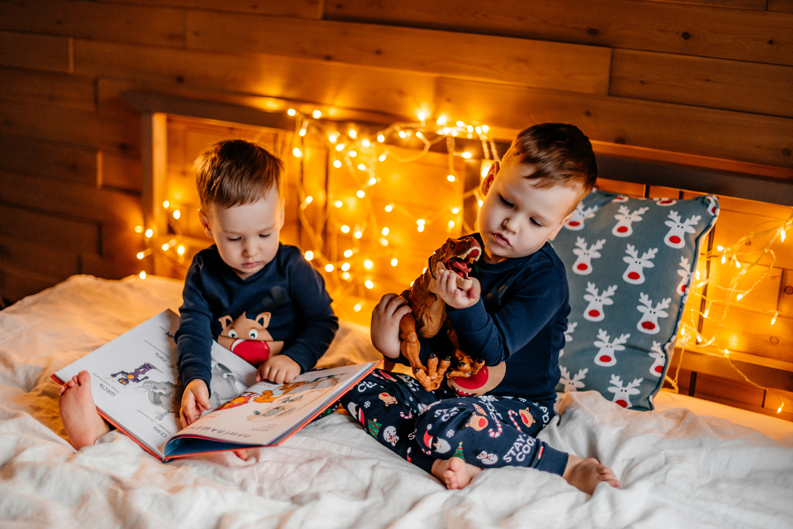 Новогодняя семейная фотосессия дома. Семейный и детский фотограф в Санкт-Петербурге Маша Бичан
