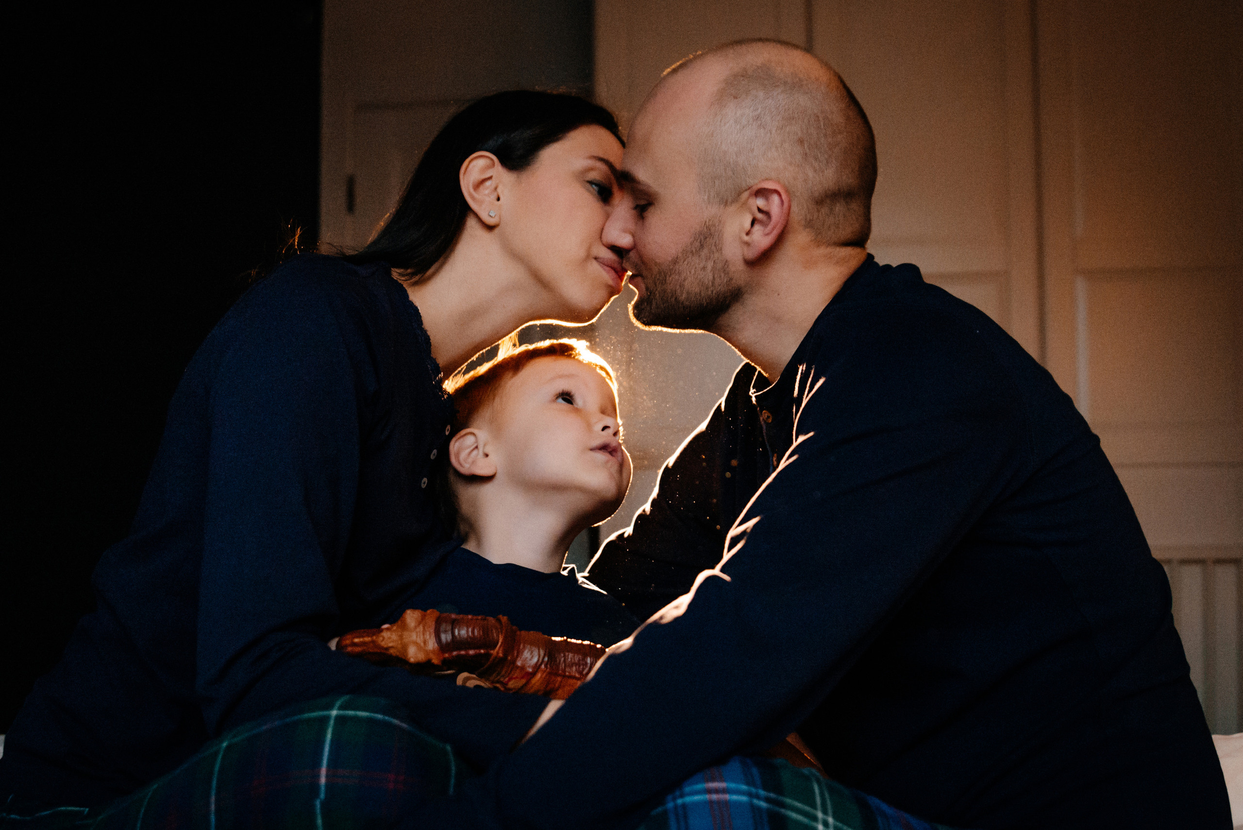 Новогодняя семейная фотосессия дома. Семейный и детский фотограф в Санкт-Петербурге Маша Бичан