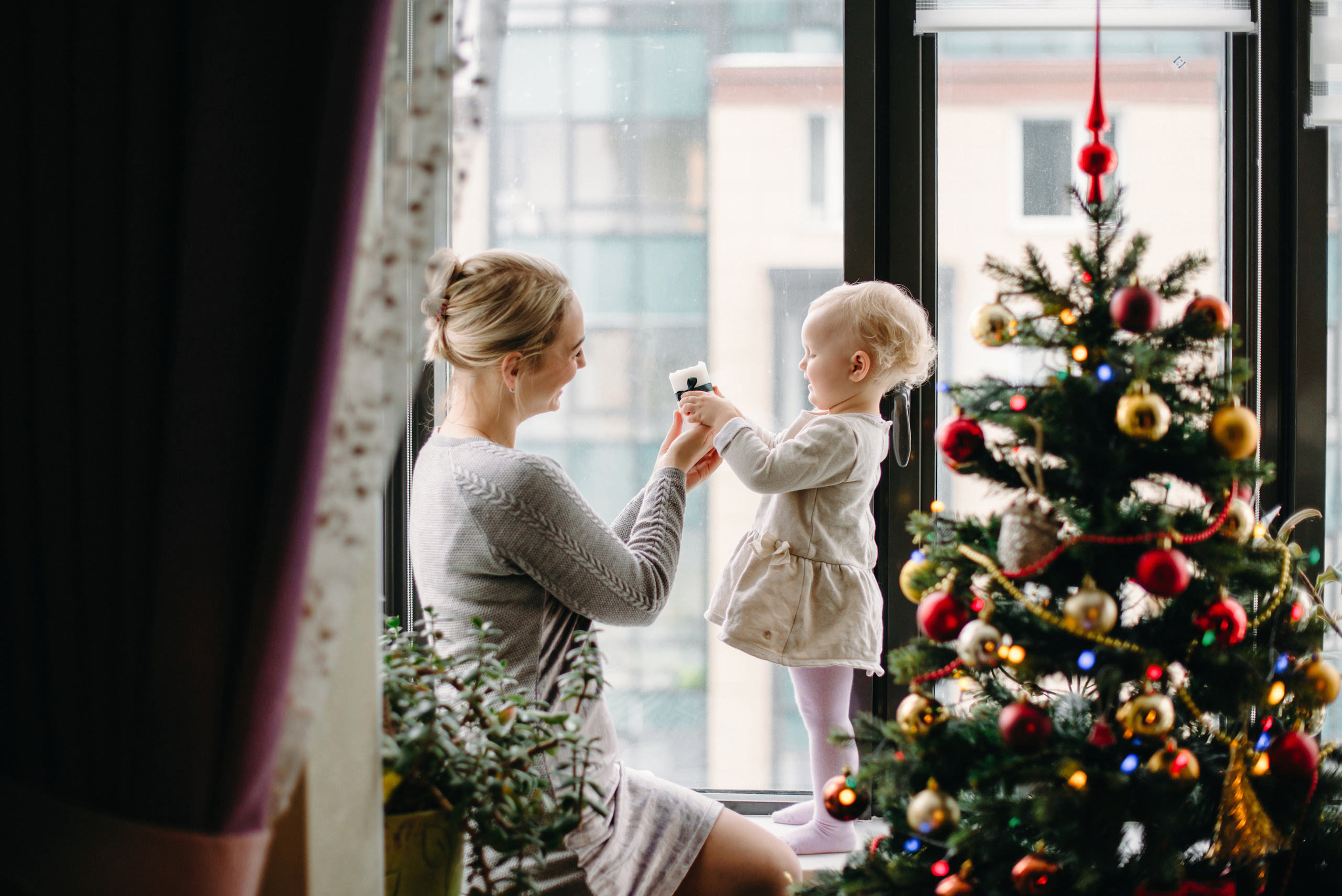 Новогодняя семейная фотосессия дома. Семейный и детский фотограф в Санкт-Петербурге Маша Бичан