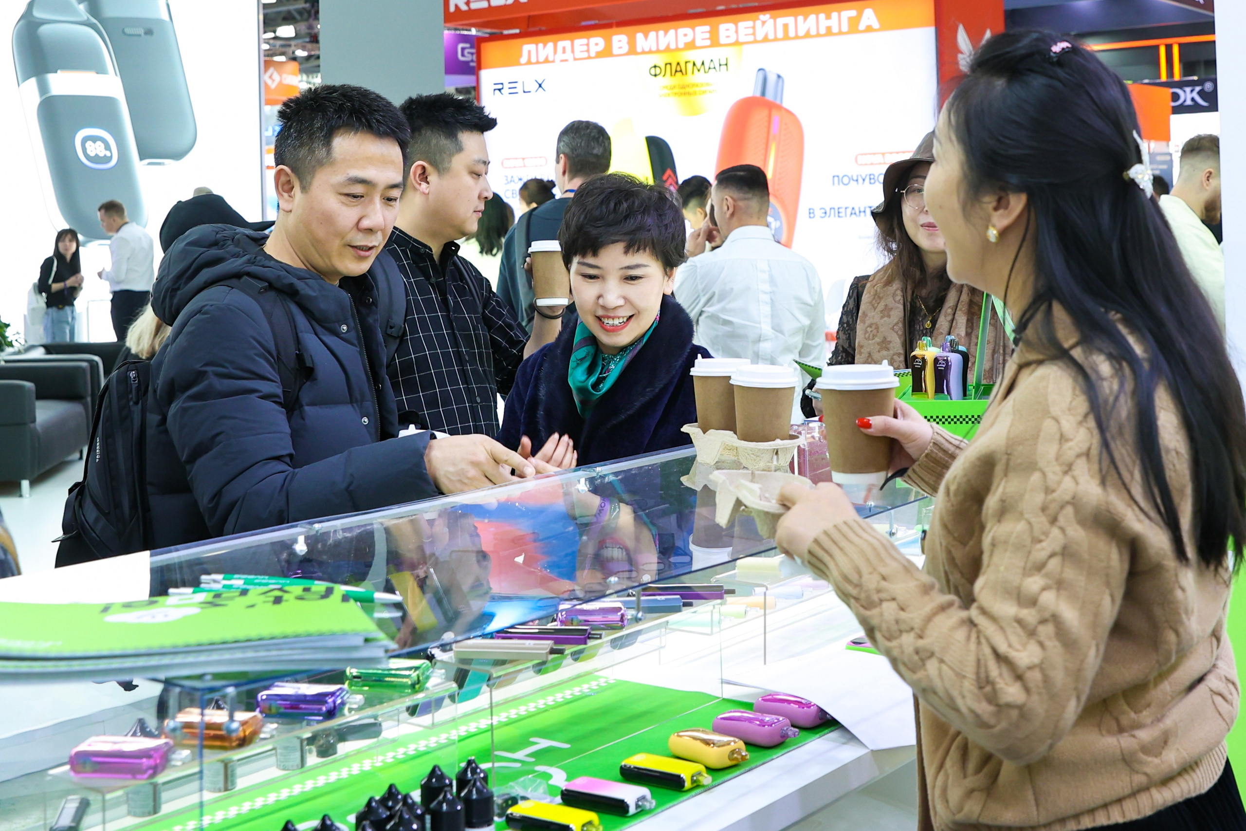 Стенд Hyppe на Vape Club Show. Фотограф Дарья Попова