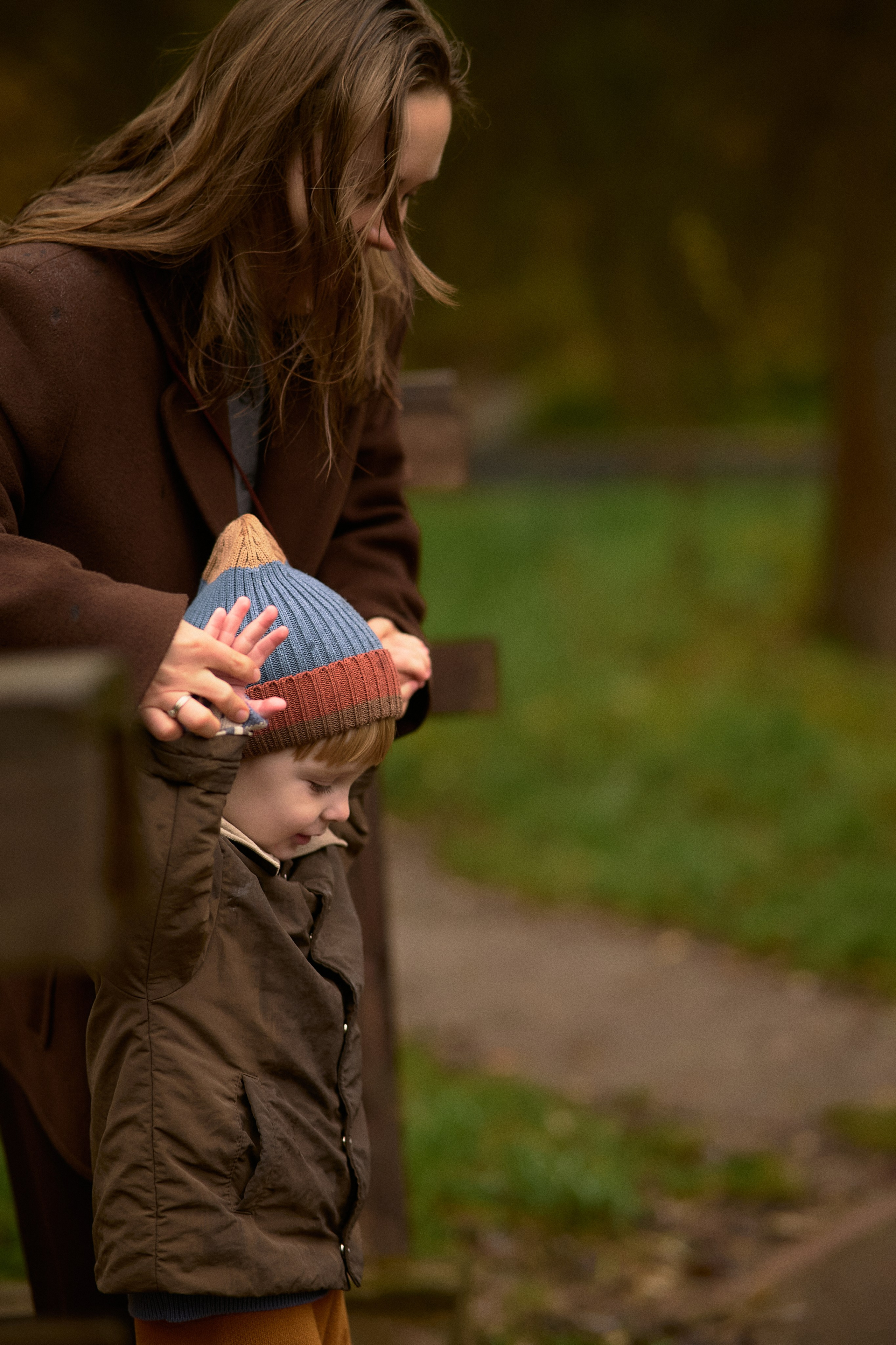 Света и Илюша под дождём. Семейный и свадебный lifestyle-фотограф в Москве Мария Петрова