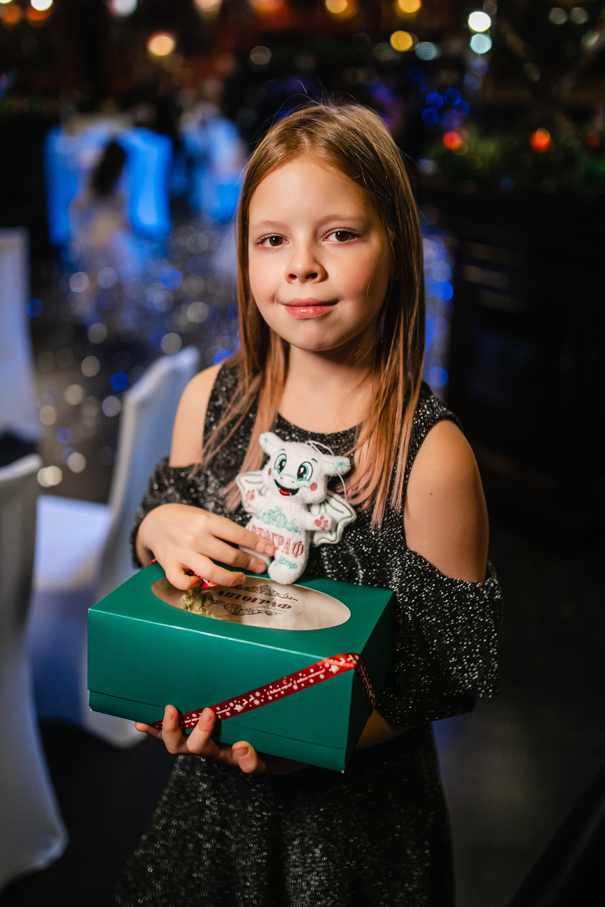 Автограф дети. Новогоднее мероприятие. Роман Урумбаев фотограф Нижневартовск