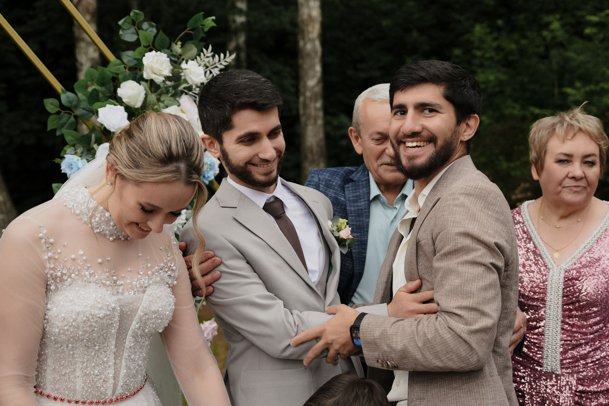 Сборы жениха и невесты, бракосочетание в Савеловском загсе, выездная церемония