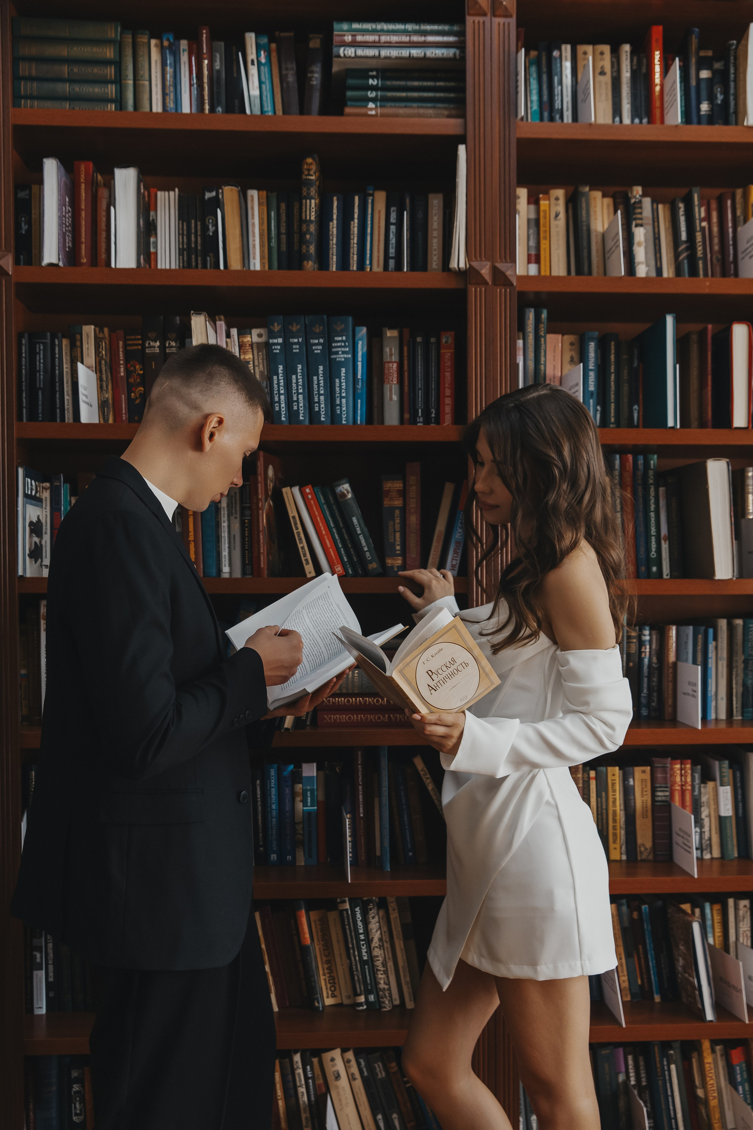 Свадебная фотосессия в Библиотеке-читальне им. А. С. Пушкина. Фотограф и видеограф Анна Домашенко