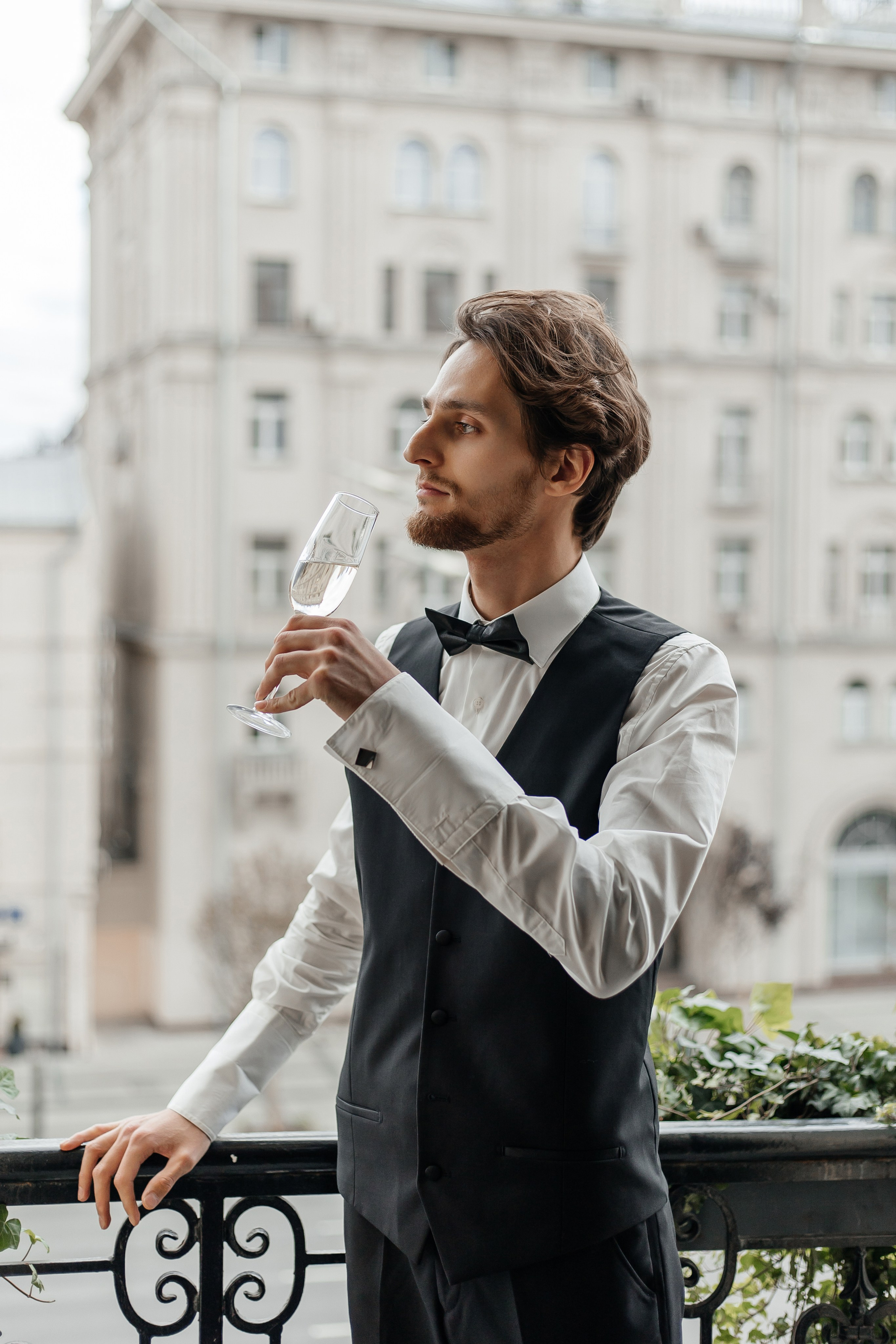 Свадебная фотосессия в отеле Hartwell в Москве. Свадебный фотограф в Москве Дарья Олендарёва