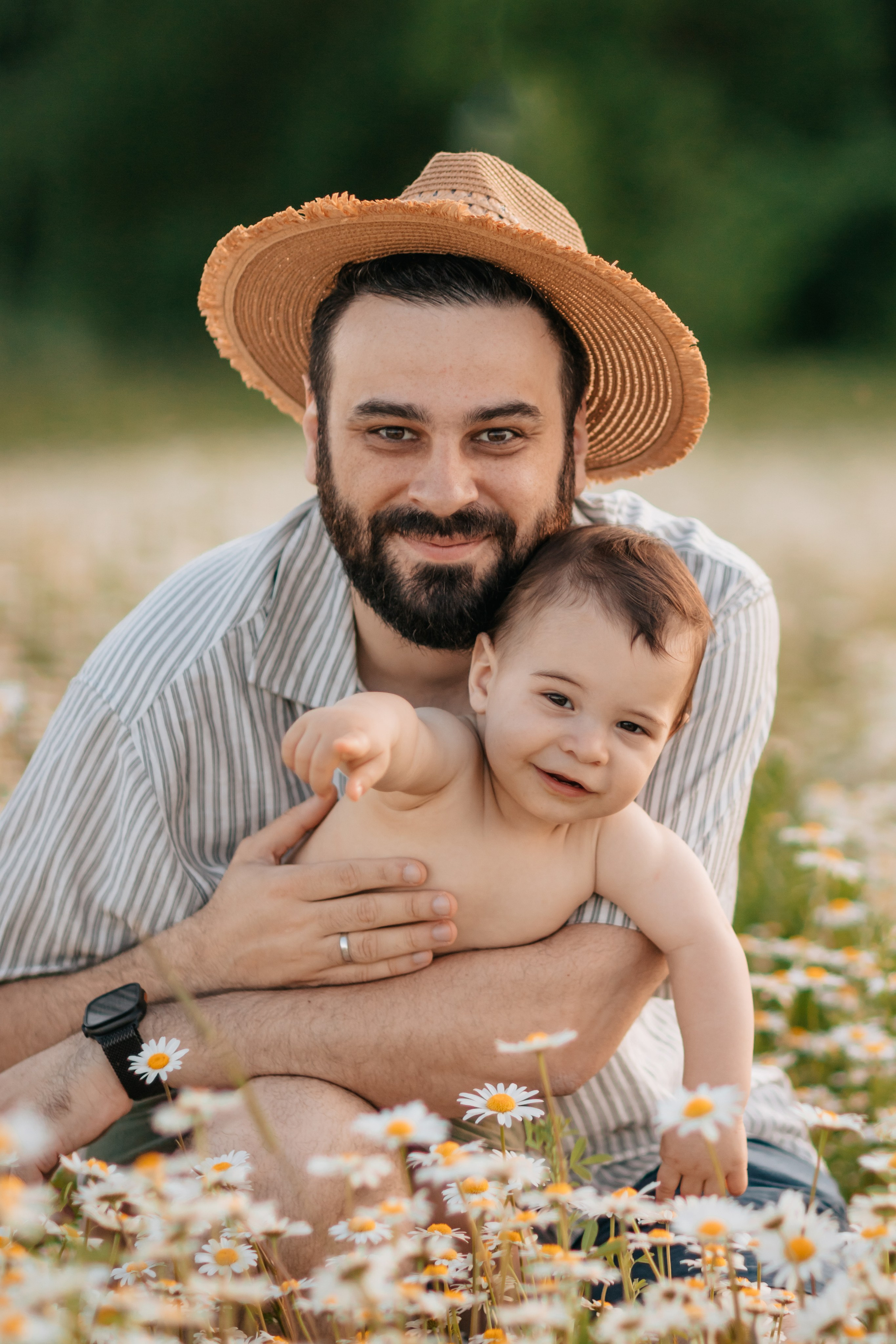 Семейство Тимченко в ромашковом поле. Семейный фотограф анималист Мария Крючкова