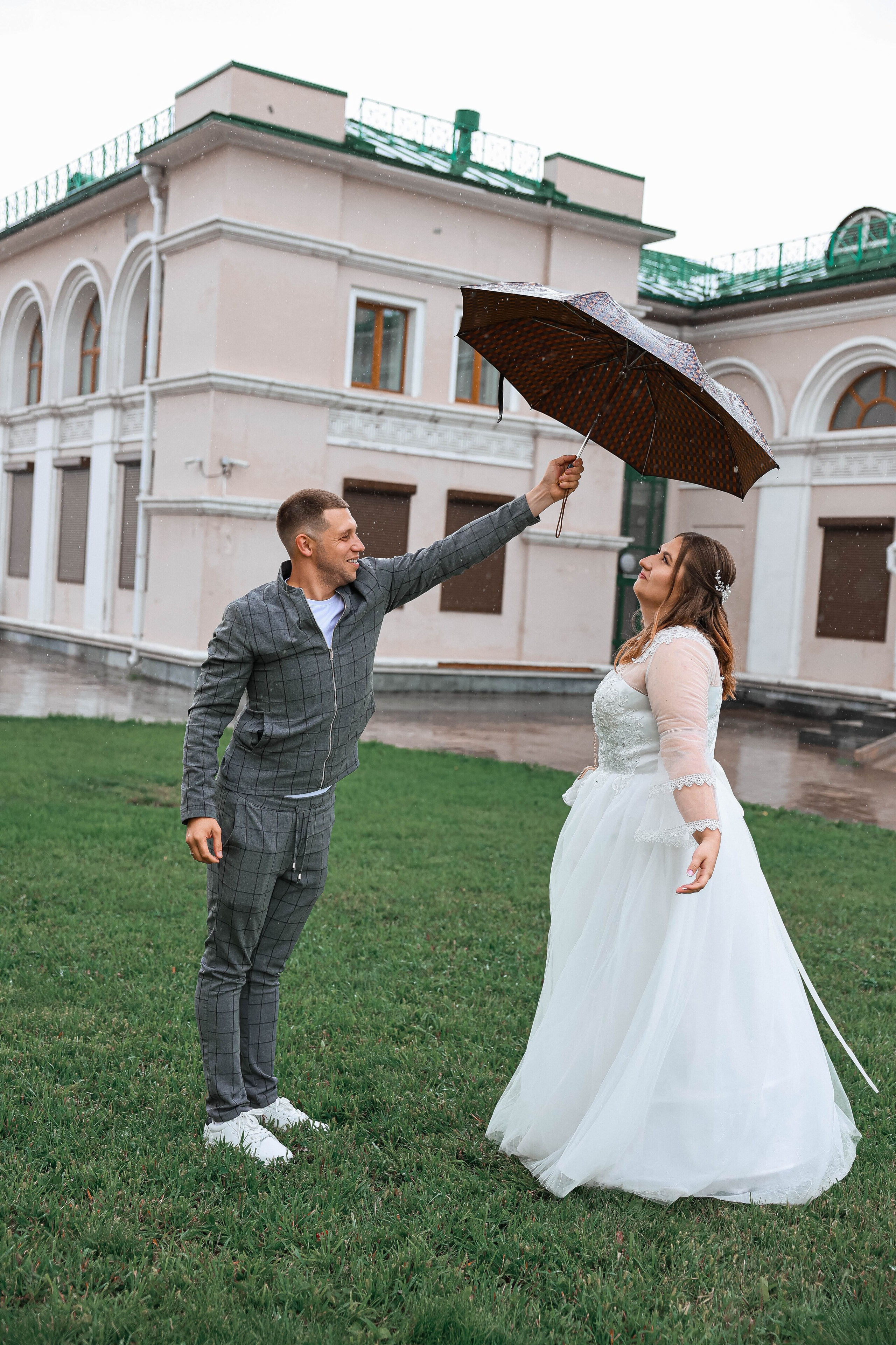 IVAN AND EDGENIA. Свадебный и Школьный фотограф Улан-Удэ Бурятия Джулия Топоева Выпускные альбомы Фотограф на мероприятие
