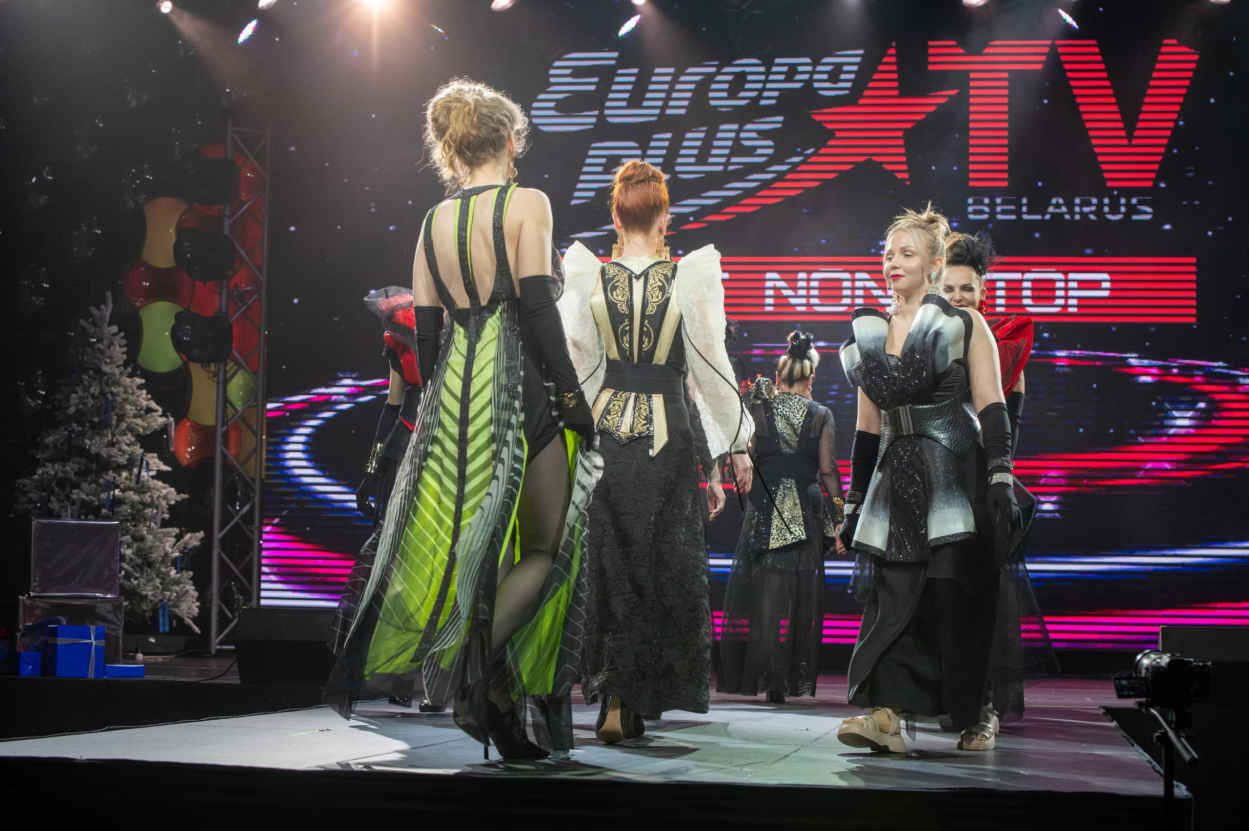 Большая новогодняя тусовка. Фотоуслуги, услуги фотографа, фотографирование важных событий