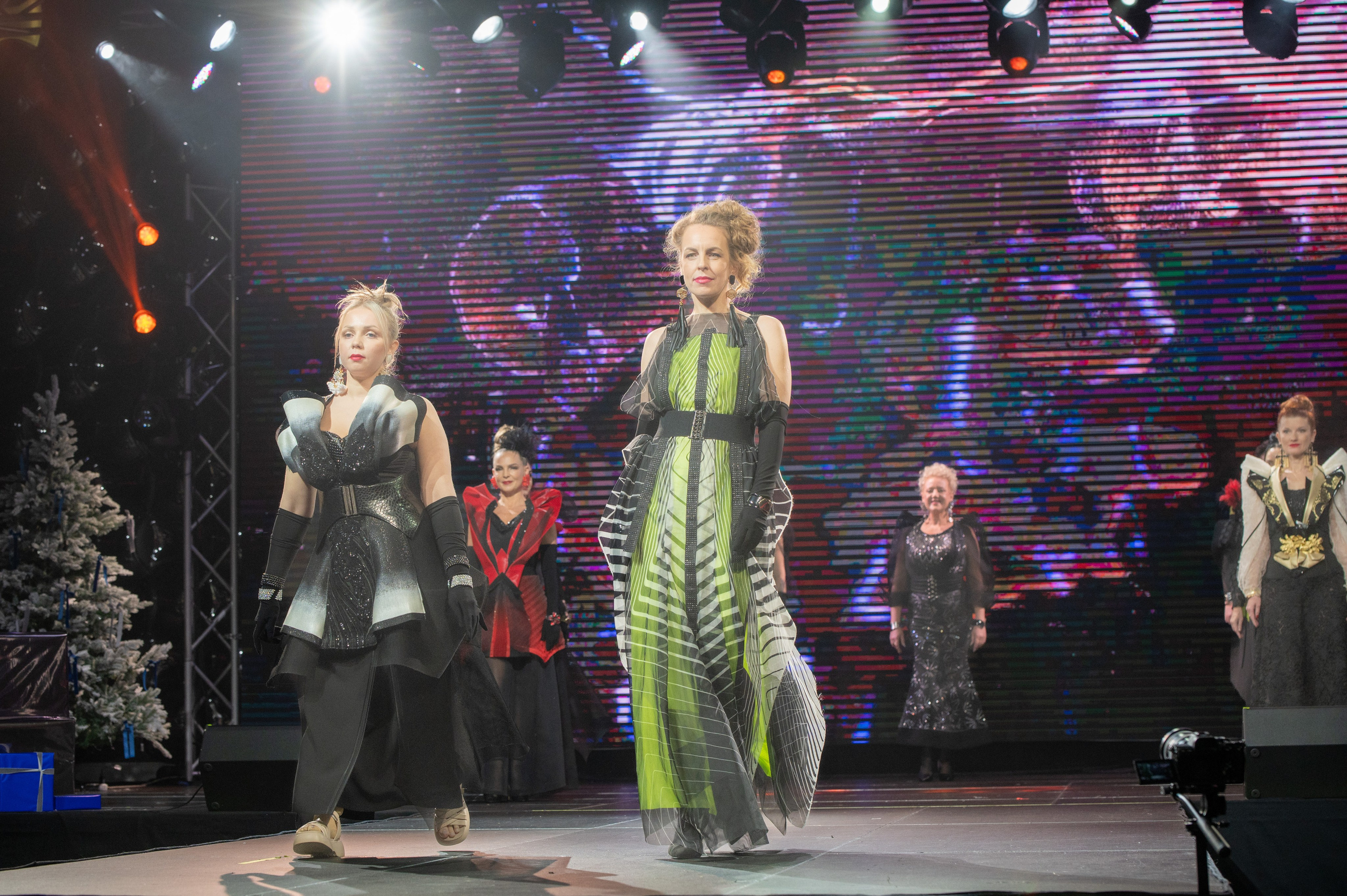 Большая новогодняя тусовка. Фотоуслуги, услуги фотографа, фотографирование важных событий