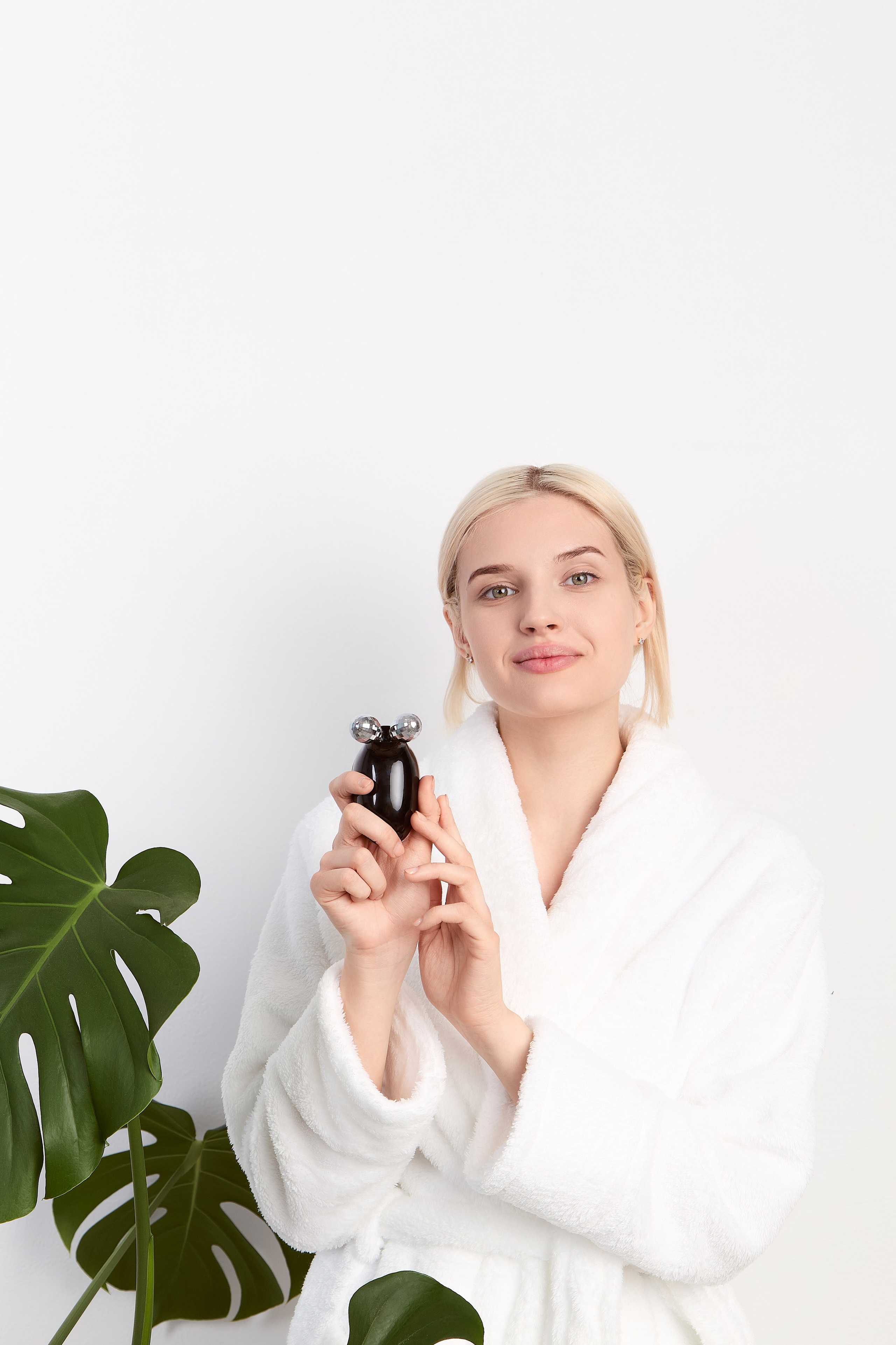 Съемка массажера для лица. Фотограф Руслан Потапов в Краснодаре