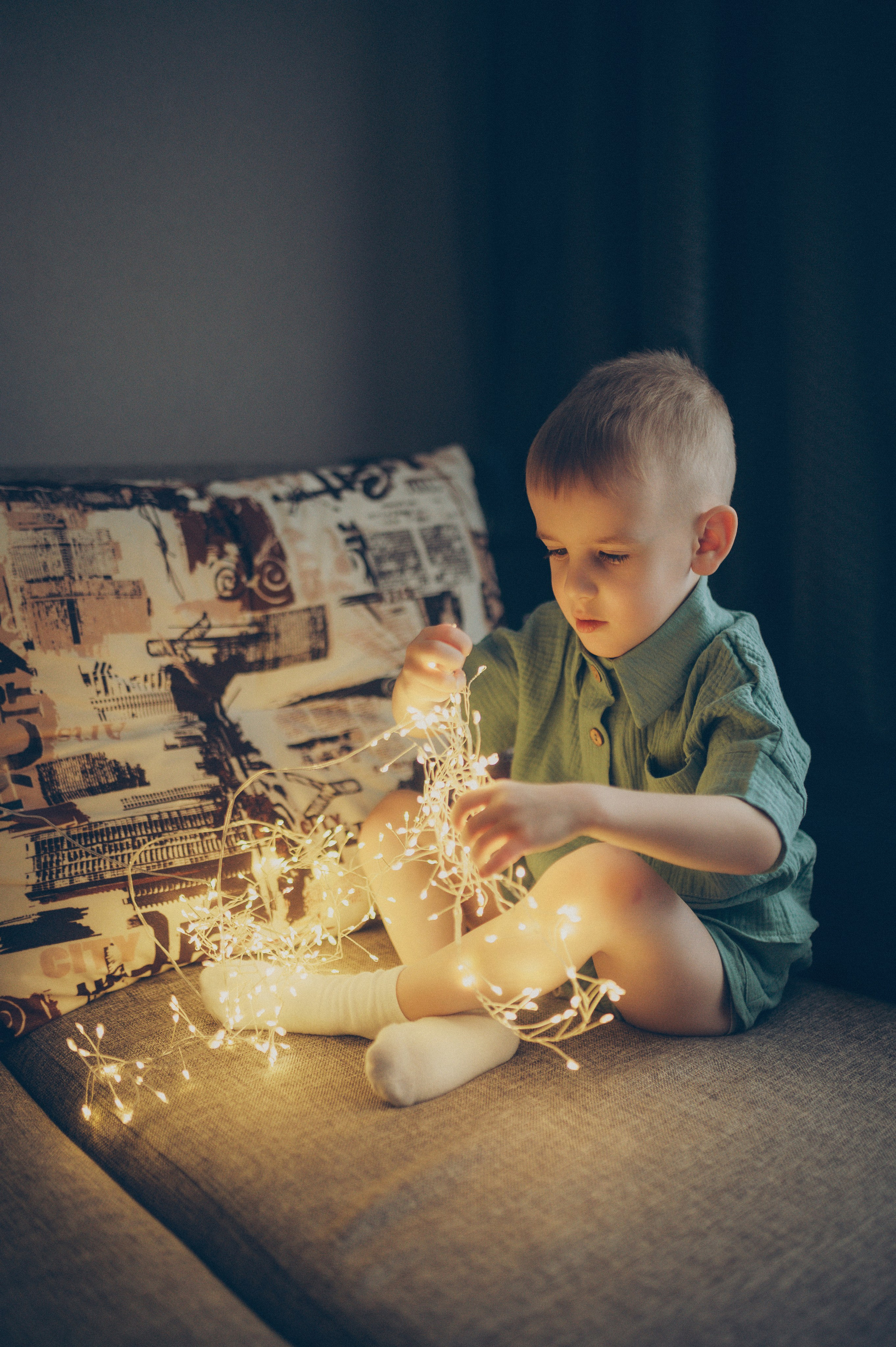 Миша и Тимофей (новогодняя домашняя). Фотограф, г. Лесной Свердловской области