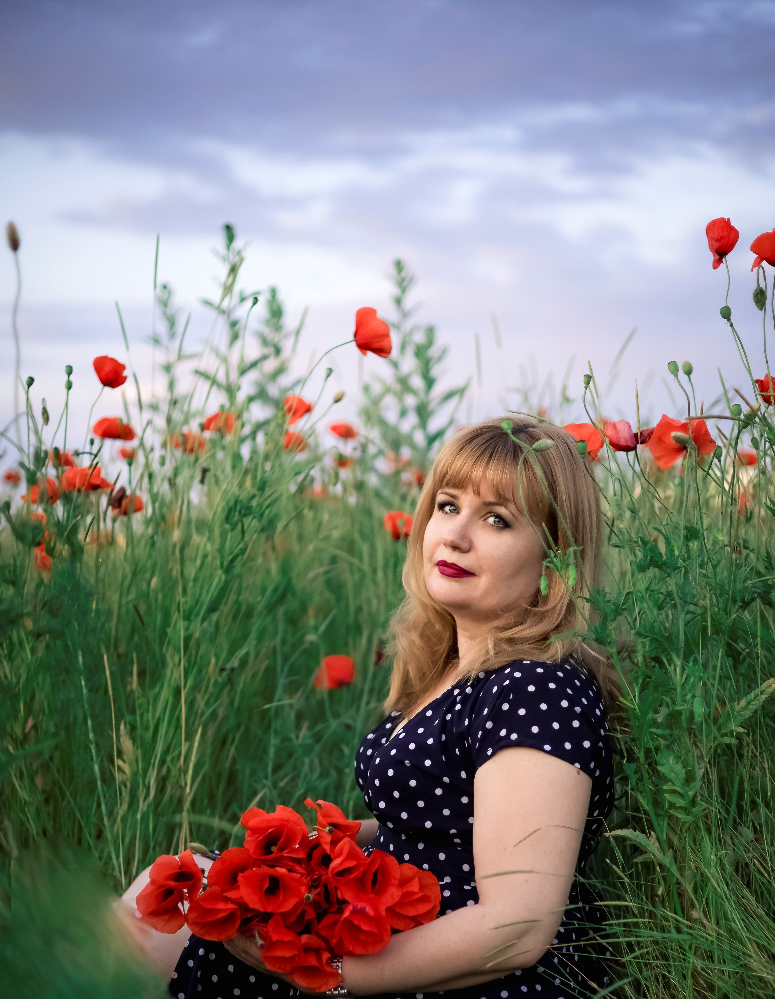 ЕЛЕНА В МАКАХ. Фотограф Людмила Лебединская г. Краснодар (Приморско-Ахтарский р-он)