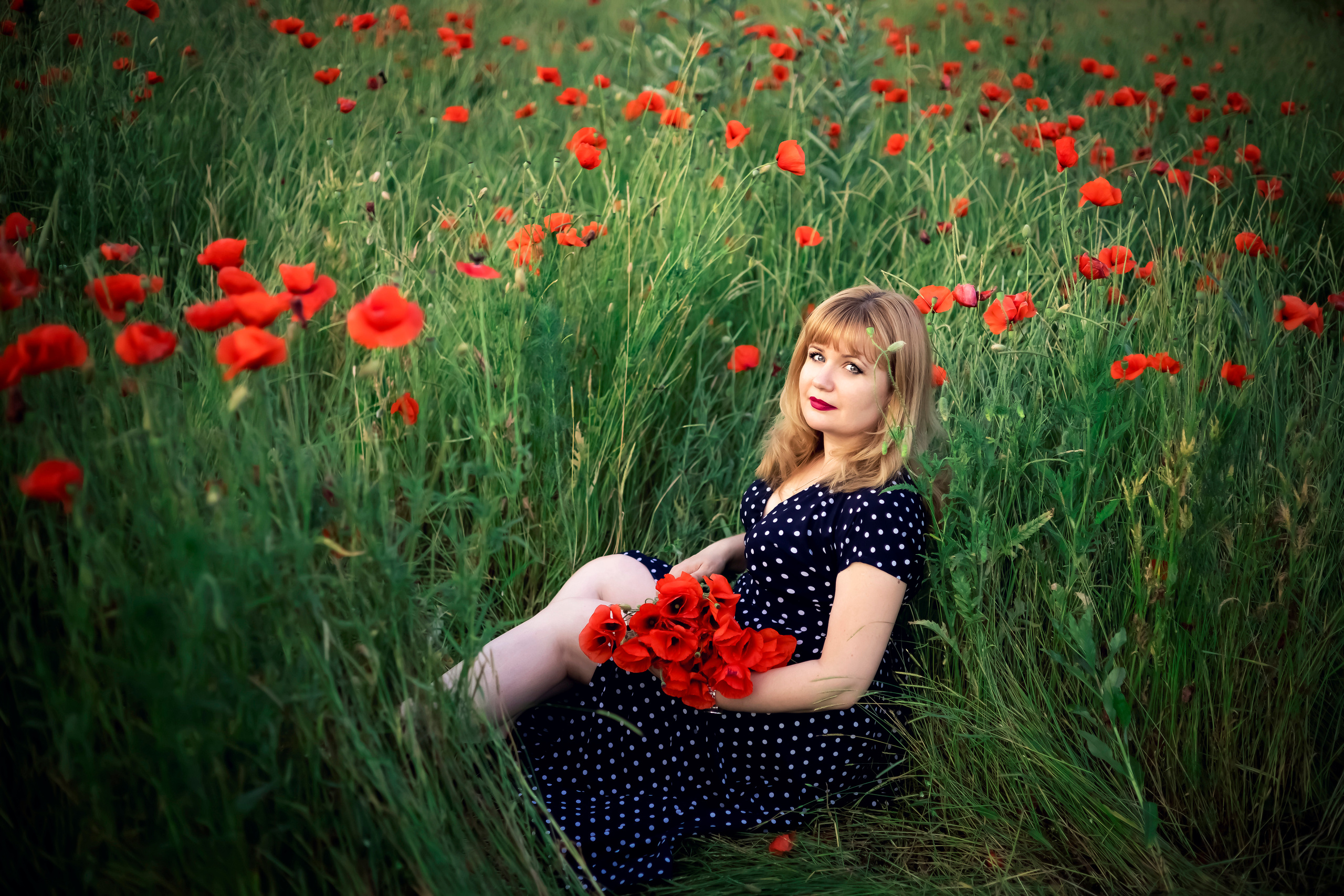 ЕЛЕНА В МАКАХ. Фотограф Людмила Лебединская г. Краснодар (Приморско-Ахтарский р-он)