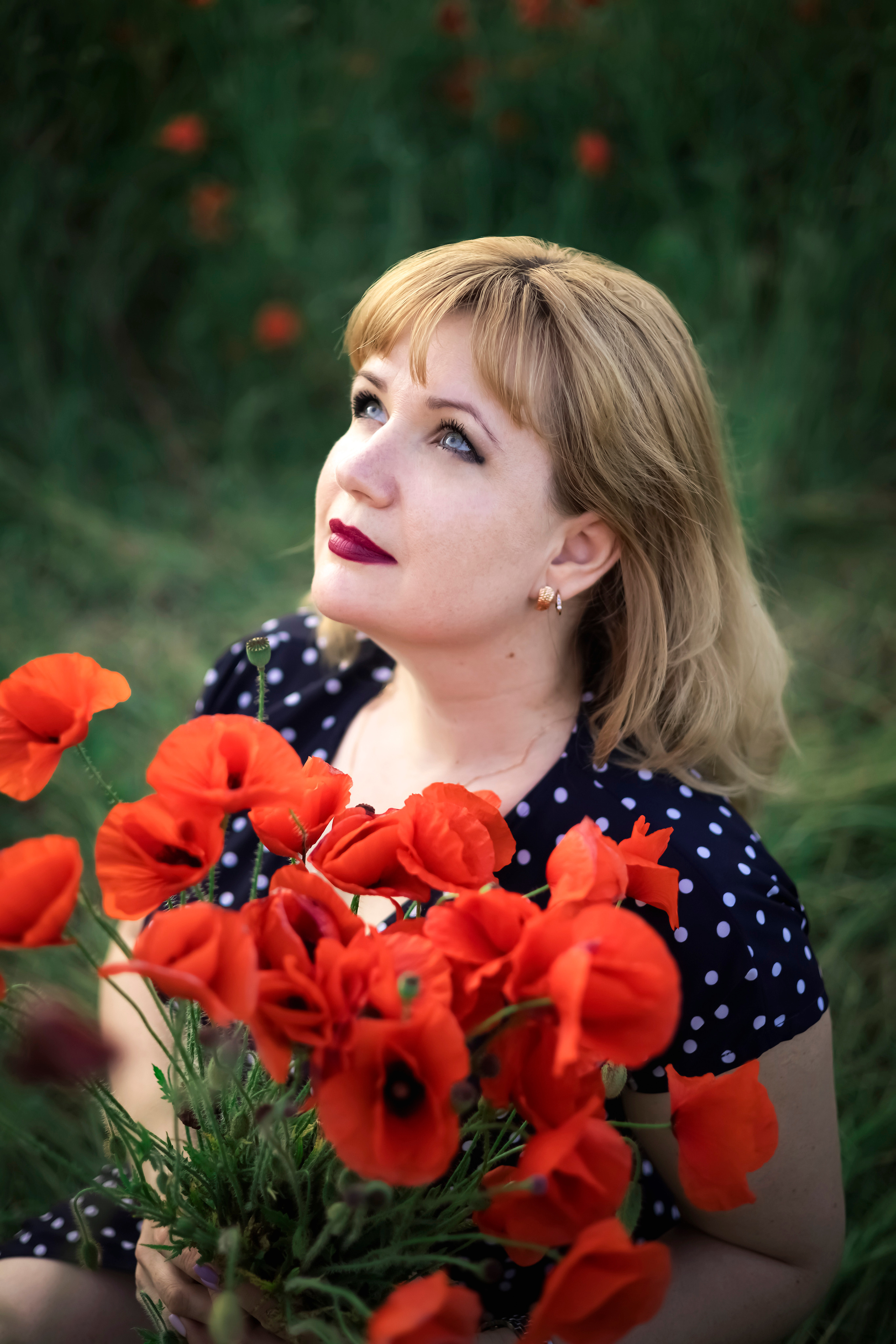 ЕЛЕНА В МАКАХ. Фотограф Людмила Лебединская г. Краснодар (Приморско-Ахтарский р-он)