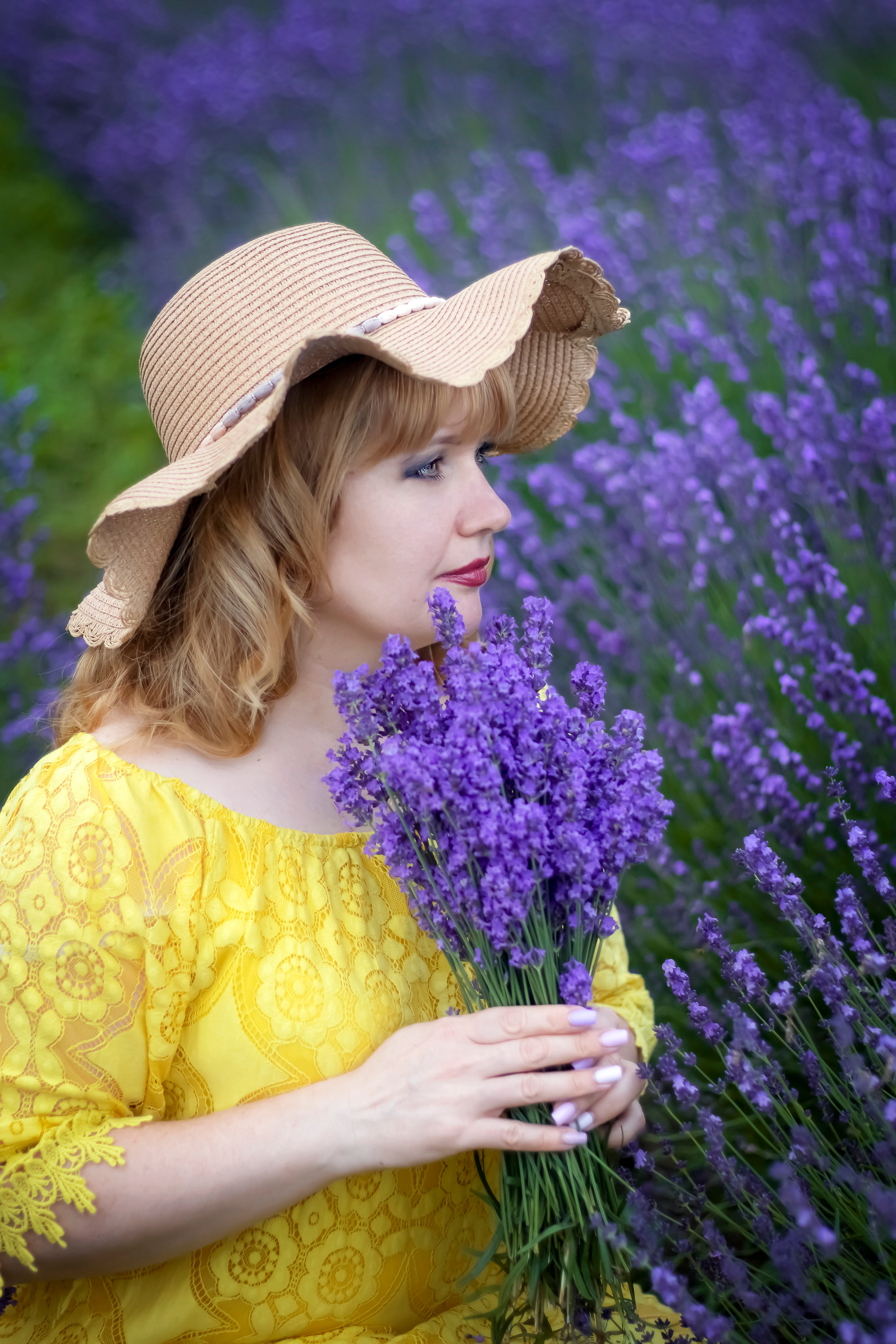 ЕЛЕНА В ЛАВАНДЕ. Фотограф Людмила Лебединская г. Краснодар (Приморско-Ахтарский р-он)