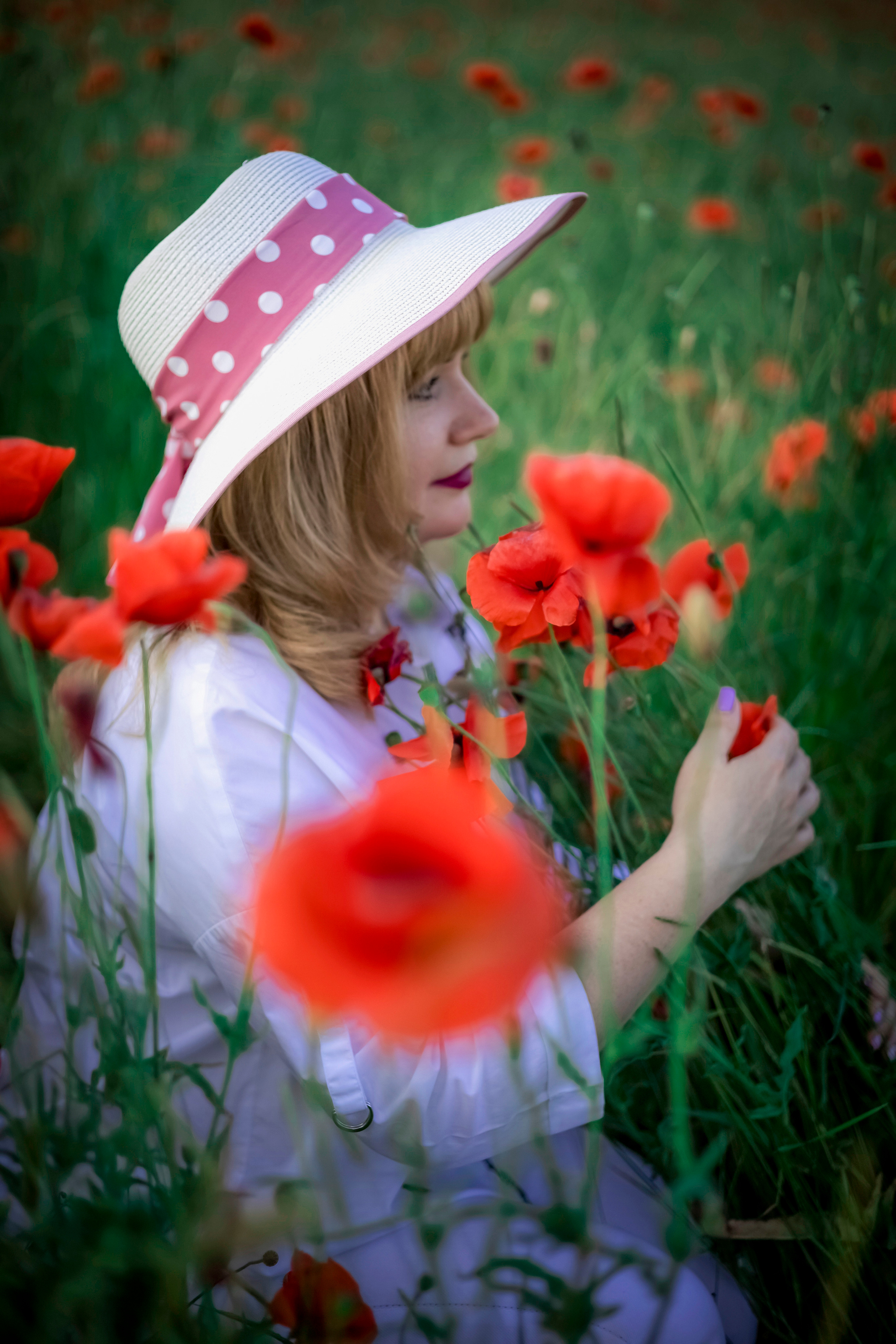 ЕЛЕНА В МАКАХ. Фотограф Людмила Лебединская г. Краснодар (Приморско-Ахтарский р-он)