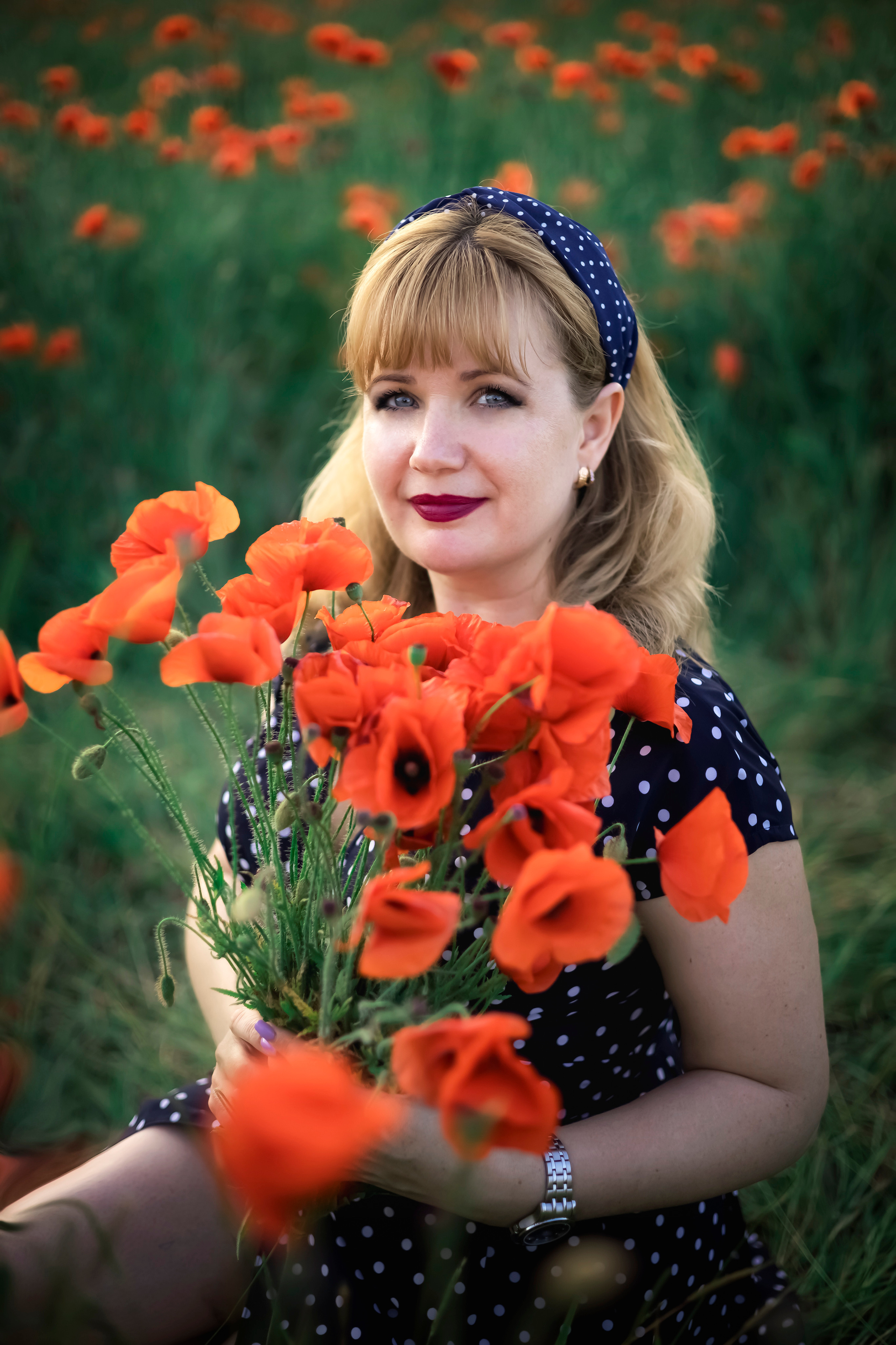 ЕЛЕНА В МАКАХ. Фотограф Людмила Лебединская г. Краснодар (Приморско-Ахтарский р-он)