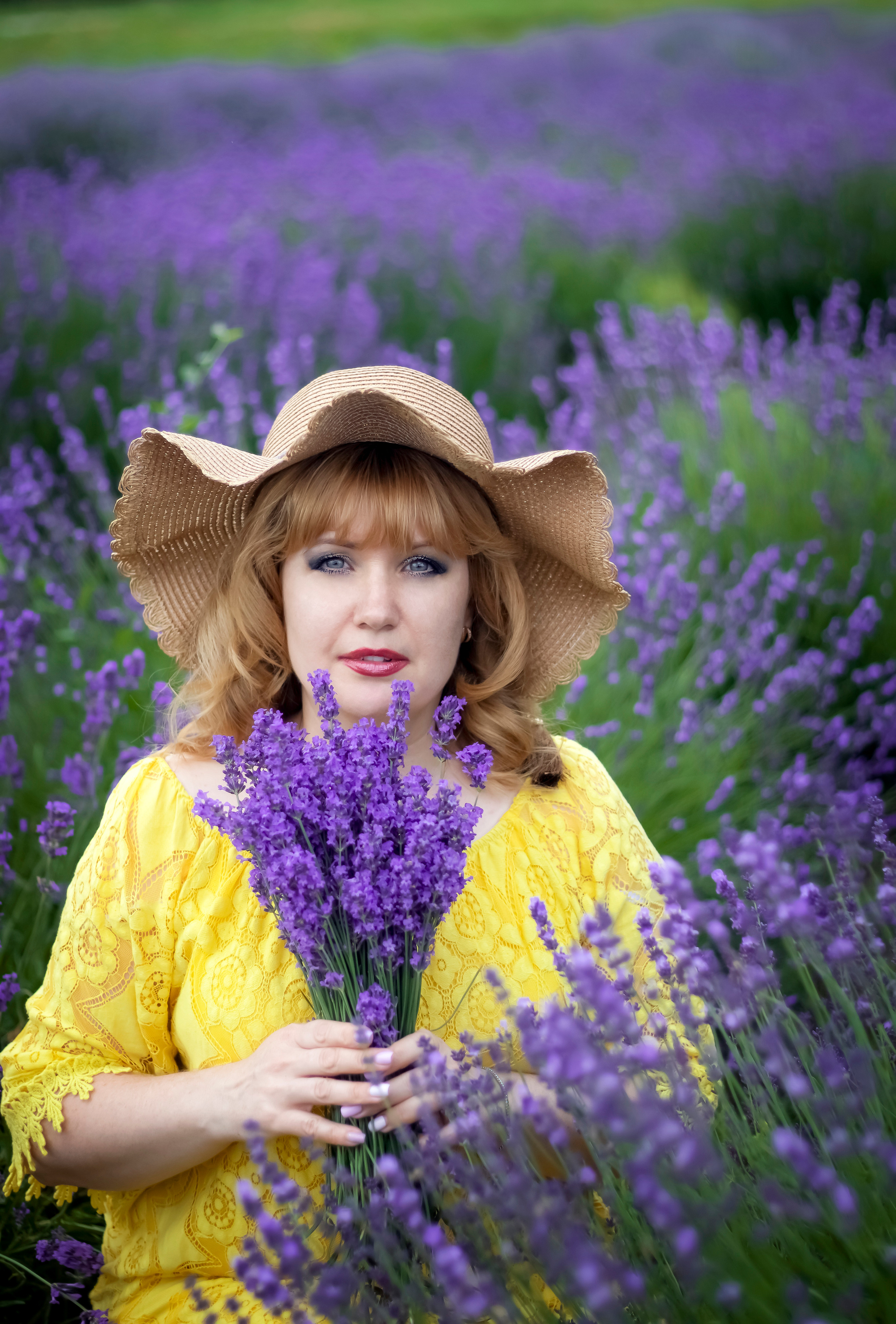 ЕЛЕНА В ЛАВАНДЕ. Фотограф Людмила Лебединская г. Краснодар (Приморско-Ахтарский р-он)